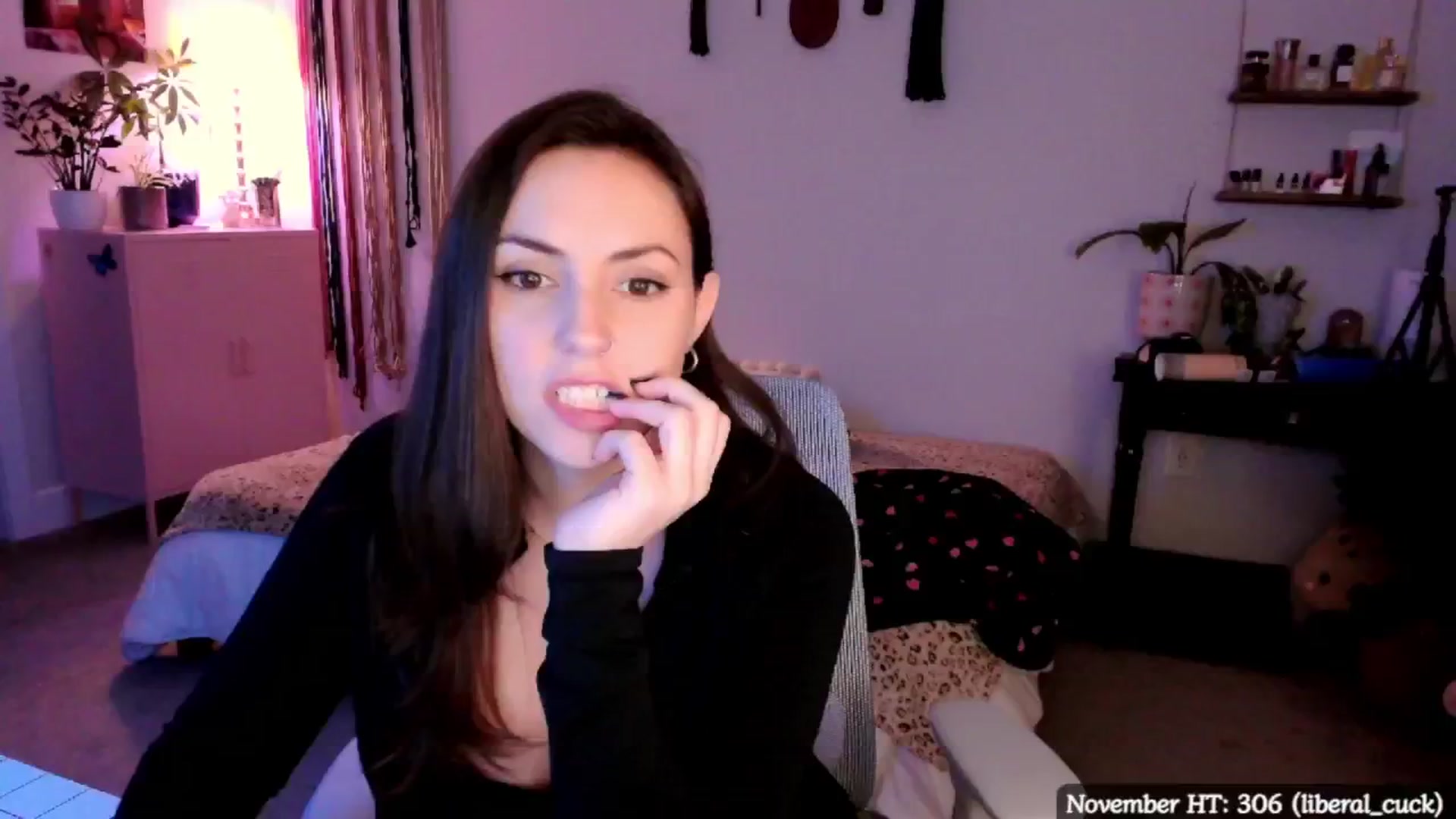 Gallery image thumbnail from MollyMaeve's myfreecams stream on, 12/05/2024, 05:11 image 7 of 20