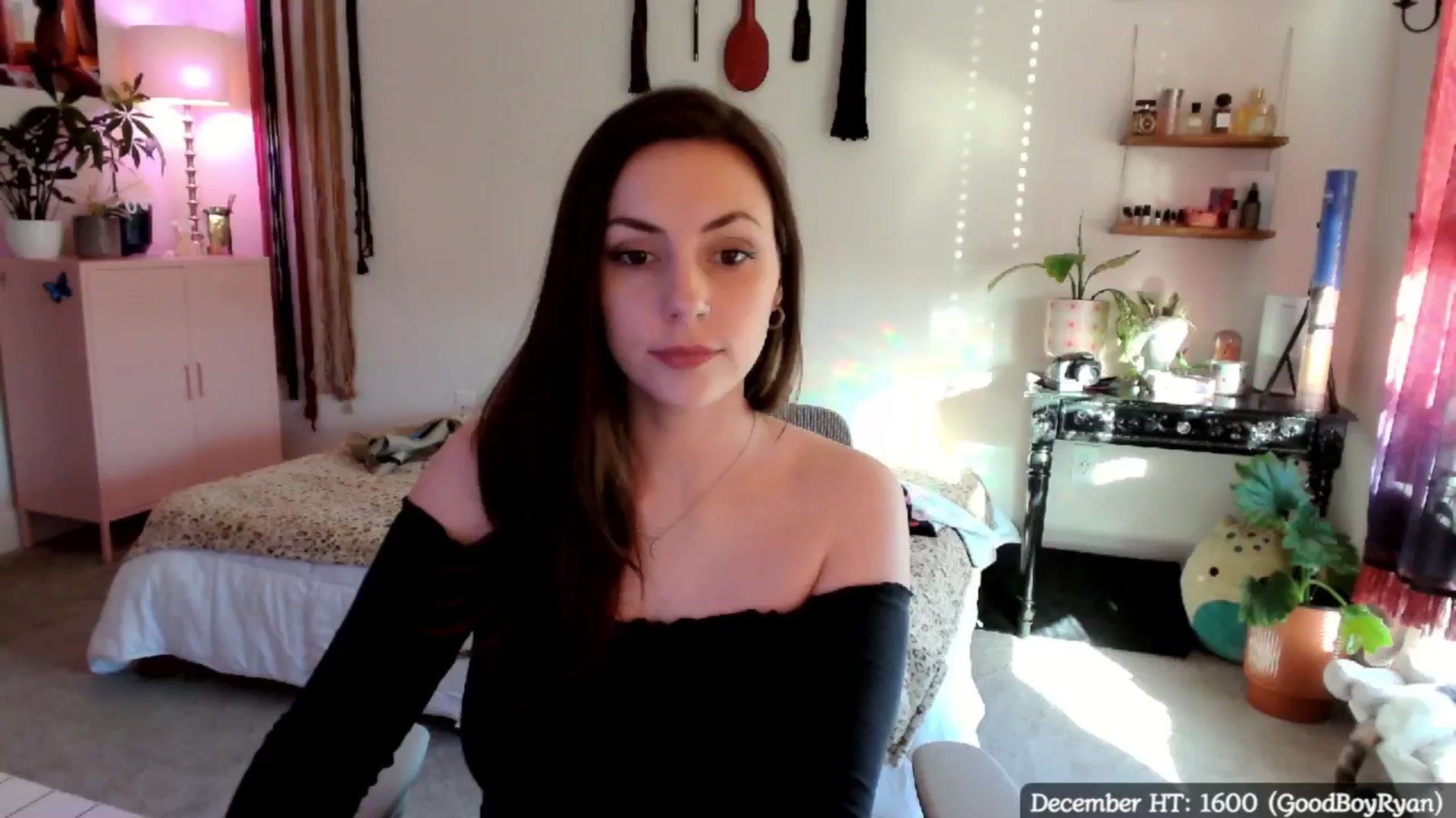Gallery image thumbnail from MollyMaeve's myfreecams stream on, 12/08/2024, 21:22 image 18 of 20
