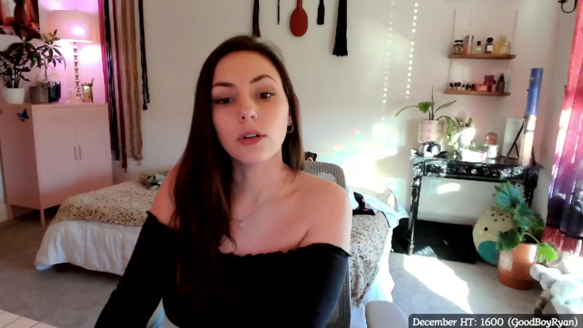 Gallery image thumbnail from MollyMaeve's myfreecams stream on, 12/08/2024, 21:22 image 19 of 20