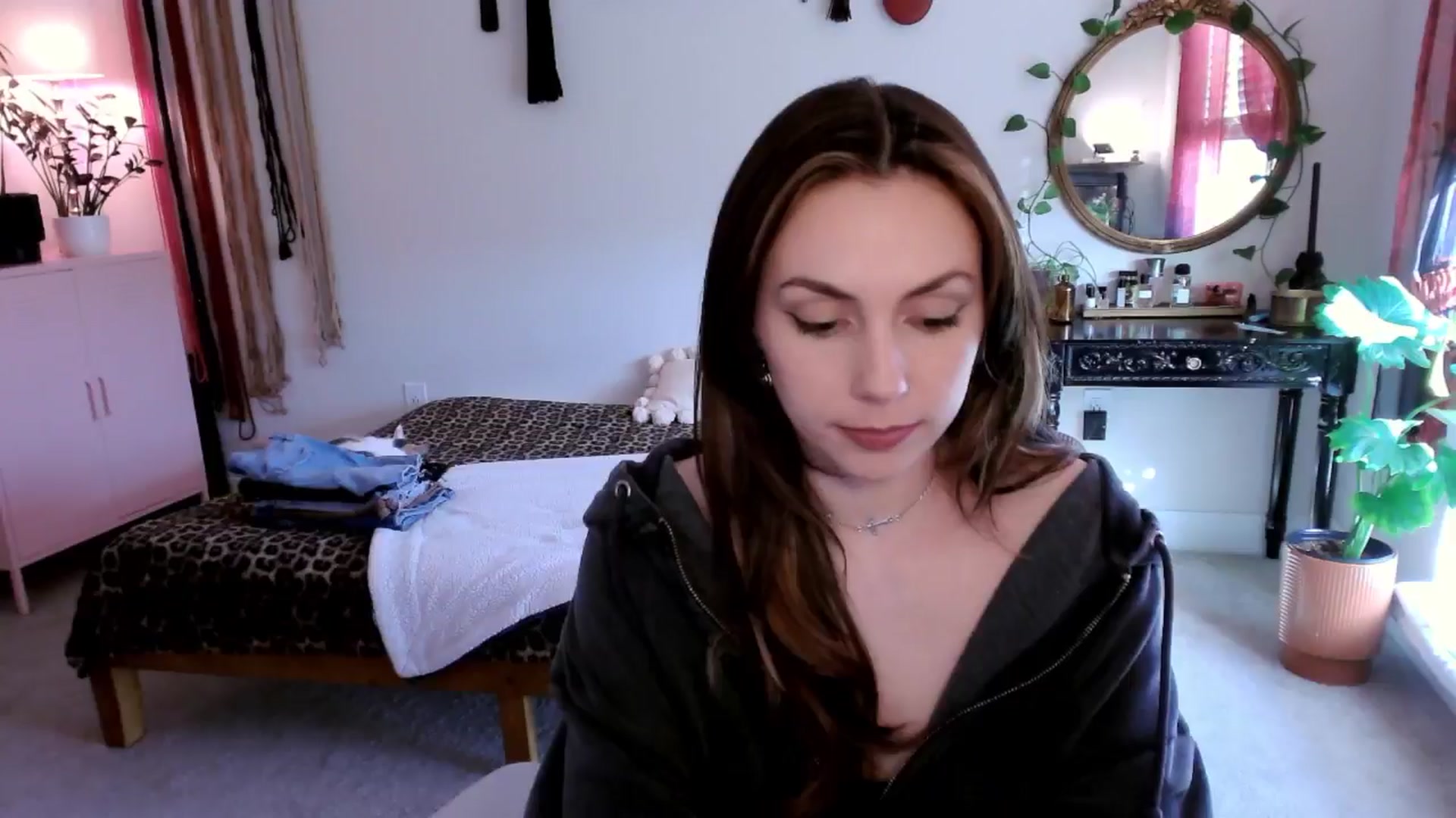 Gallery image thumbnail from MollyMaeve's myfreecams stream on, 02/24/2025, 24:08 image 1 of 20