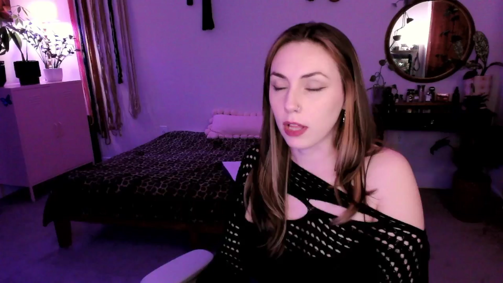 Gallery image thumbnail from MollyMaeve's myfreecams stream on, 03/06/2025, 04:38 image 1 of 20