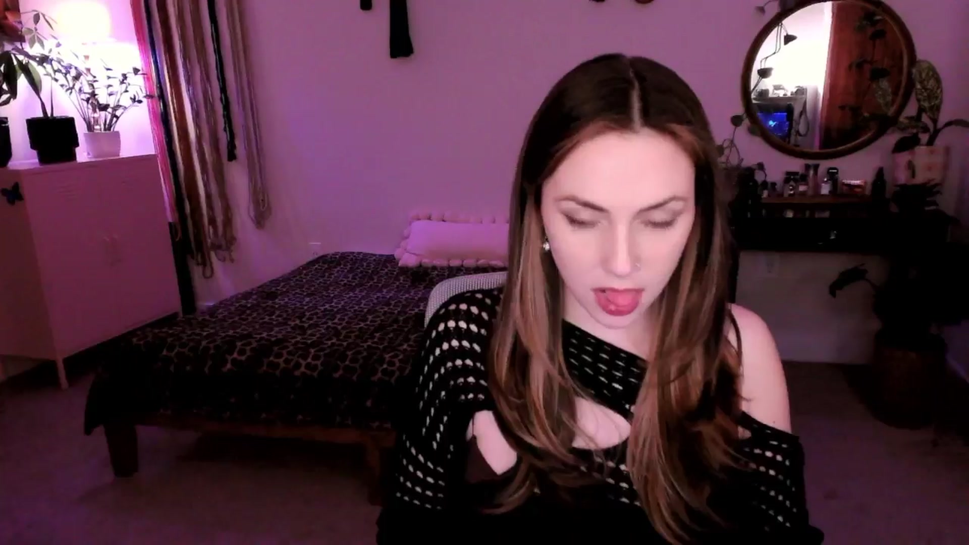 Gallery image thumbnail from MollyMaeve's myfreecams stream on, 03/06/2025, 04:38 image 4 of 20