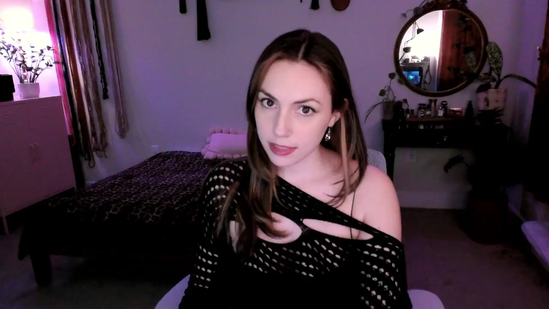 Gallery image thumbnail from MollyMaeve's myfreecams stream on, 03/06/2025, 04:38 image 9 of 20