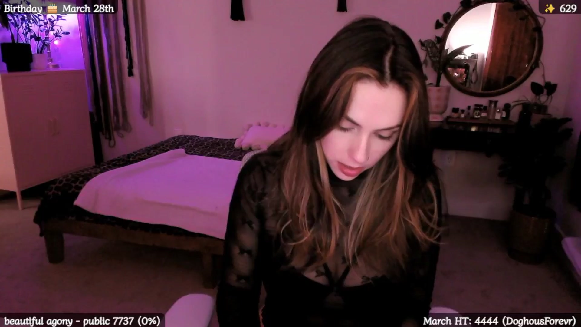 Gallery image thumbnail from MollyMaeve's myfreecams stream on, 03/22/2025, 01:34 image 18 of 20