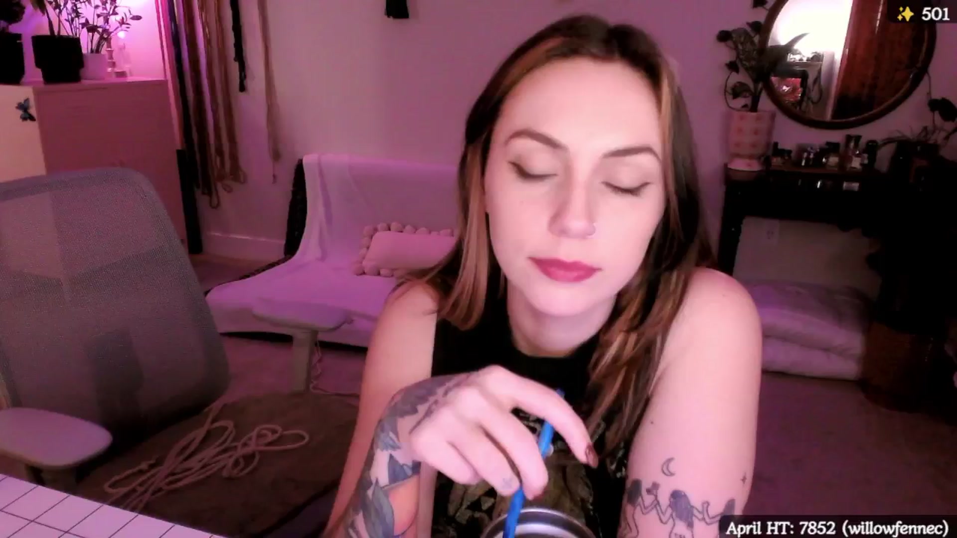 Gallery image thumbnail from MollyMaeve's myfreecams stream on, 04/05/2025, 03:31 image 10 of 20