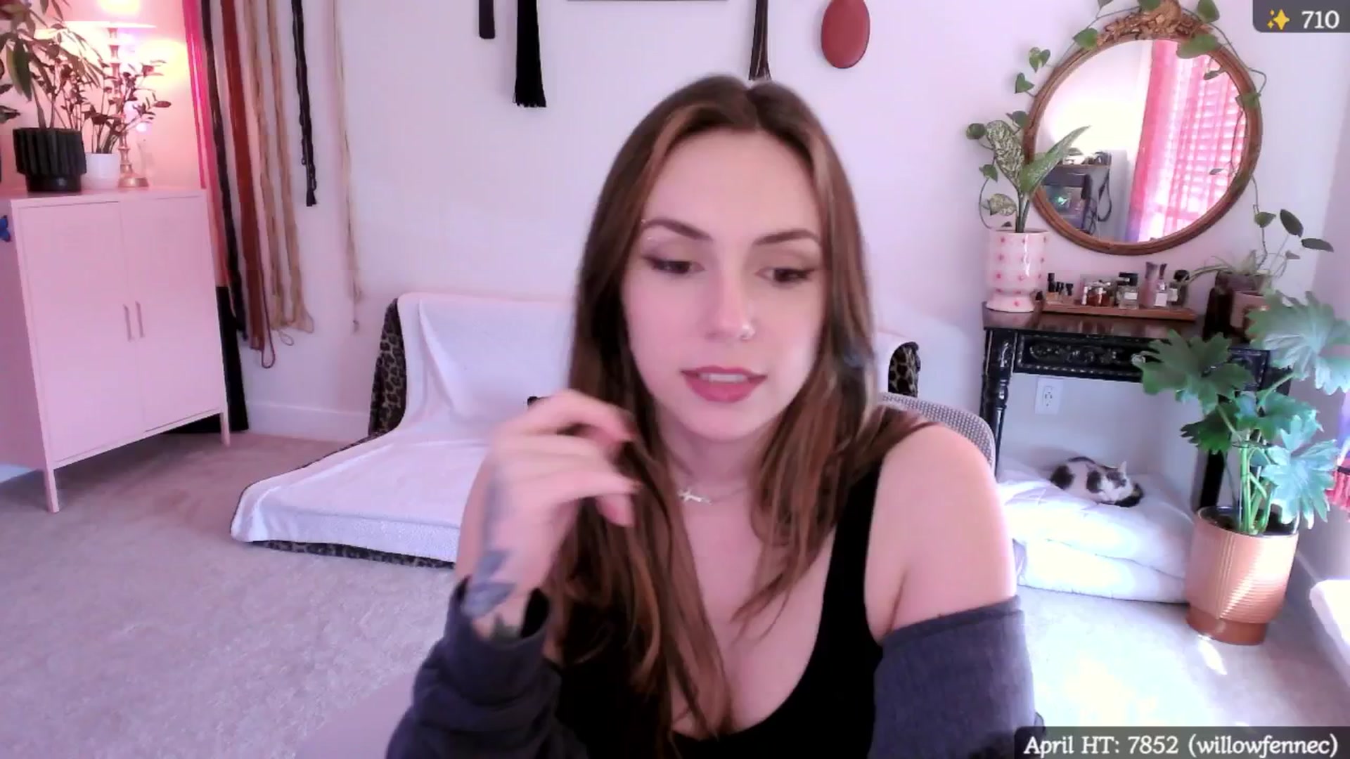 Gallery image thumbnail from MollyMaeve's myfreecams stream on, 04/06/2025, 20:10 image 4 of 20