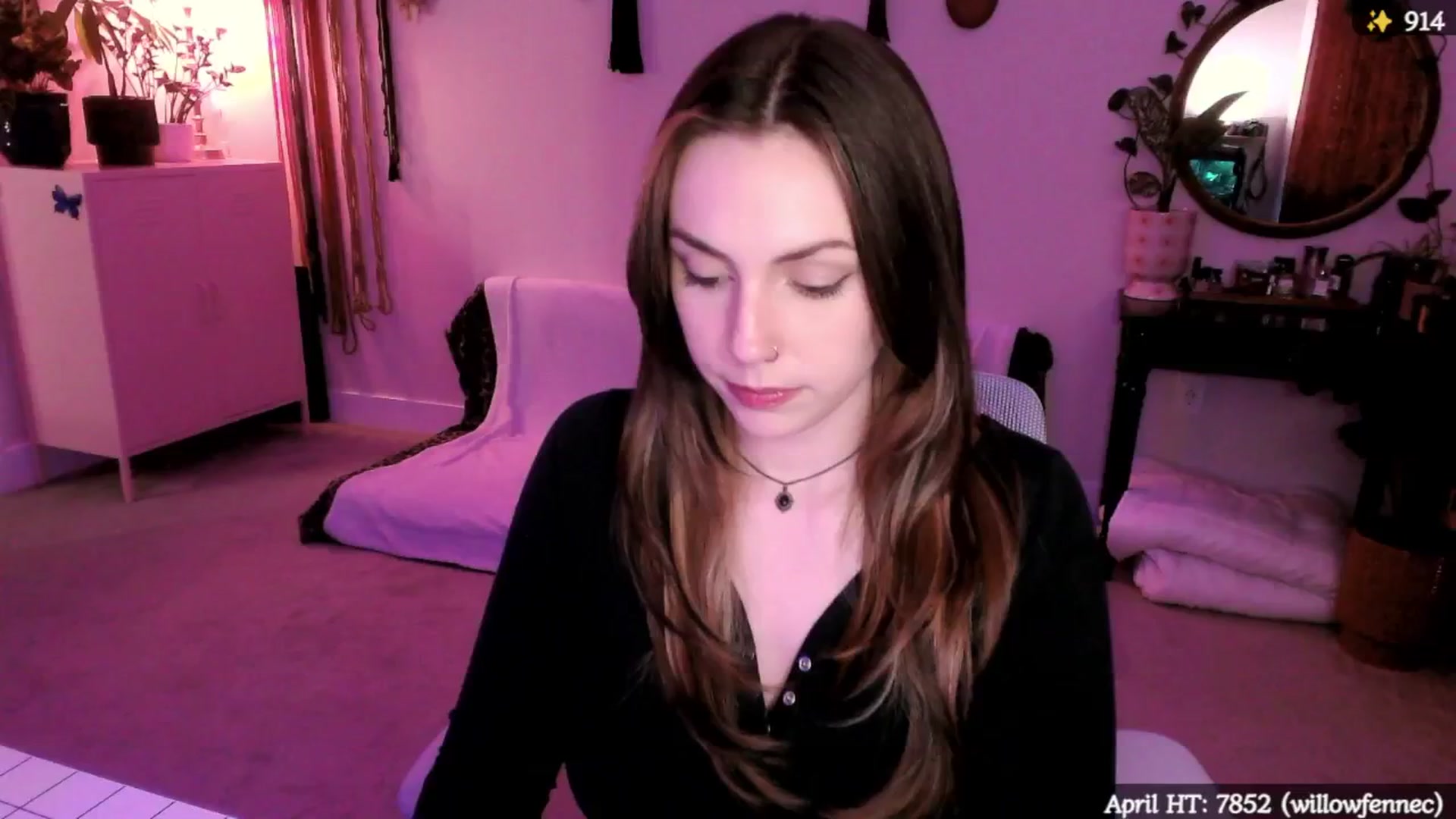 Gallery image thumbnail from MollyMaeve's myfreecams stream on, 04/12/2025, 02:57 image 1 of 20