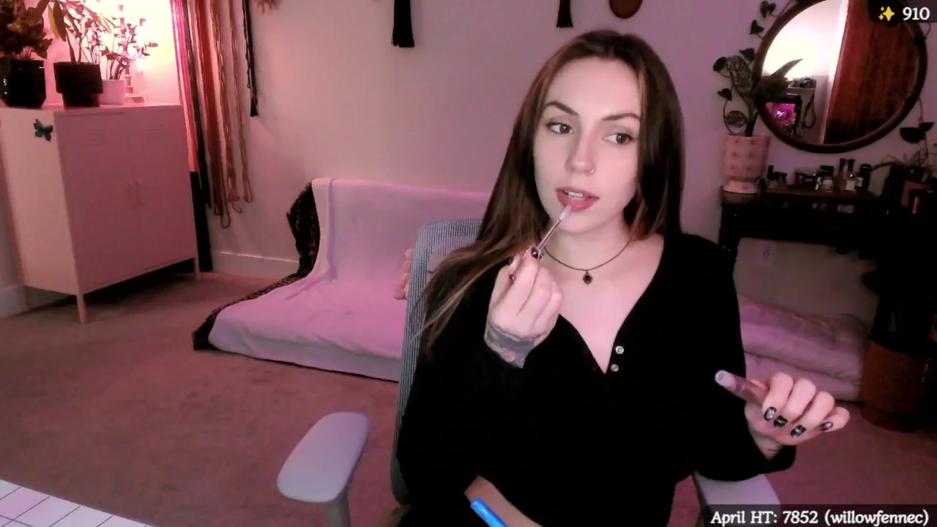 Gallery image thumbnail from MollyMaeve's myfreecams stream on, 04/12/2025, 02:57 image 4 of 20