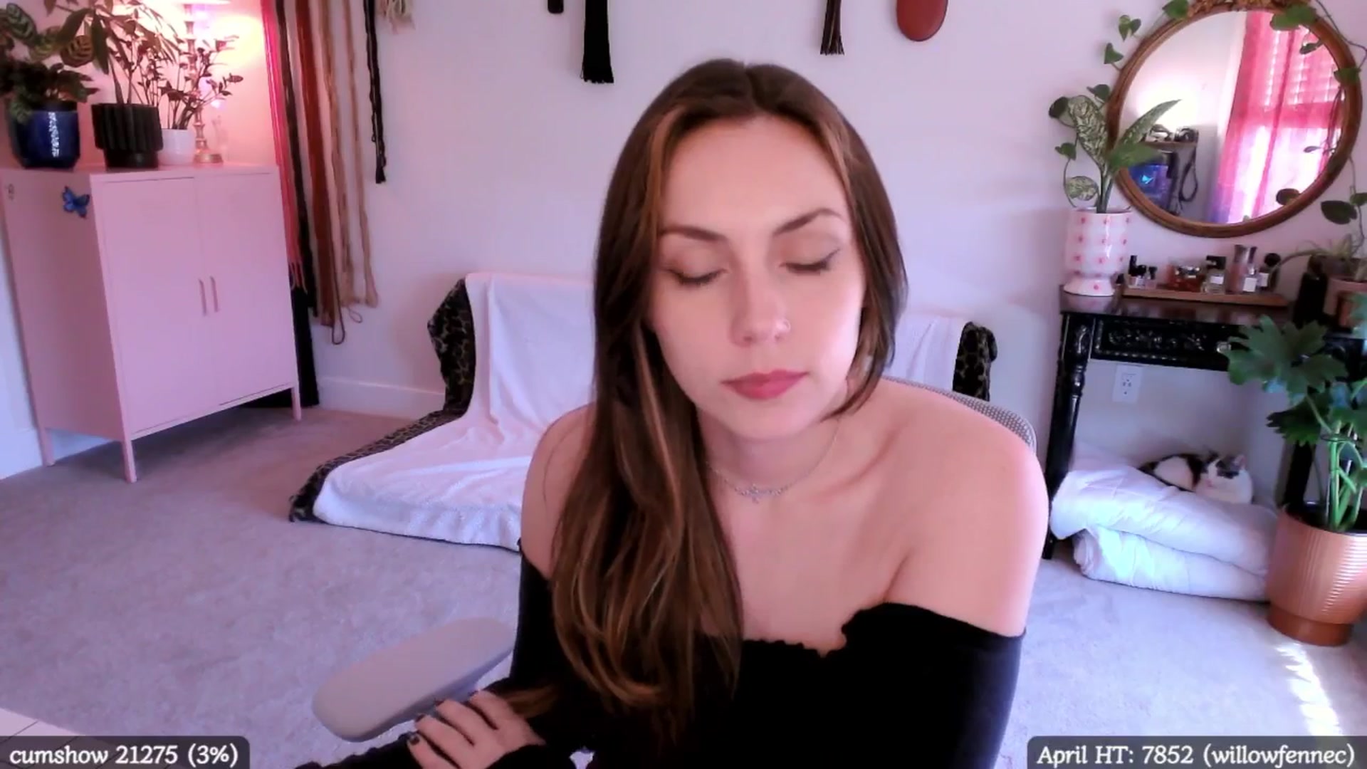 Gallery image thumbnail from MollyMaeve's myfreecams stream on, 04/13/2025, 18:13 image 9 of 20