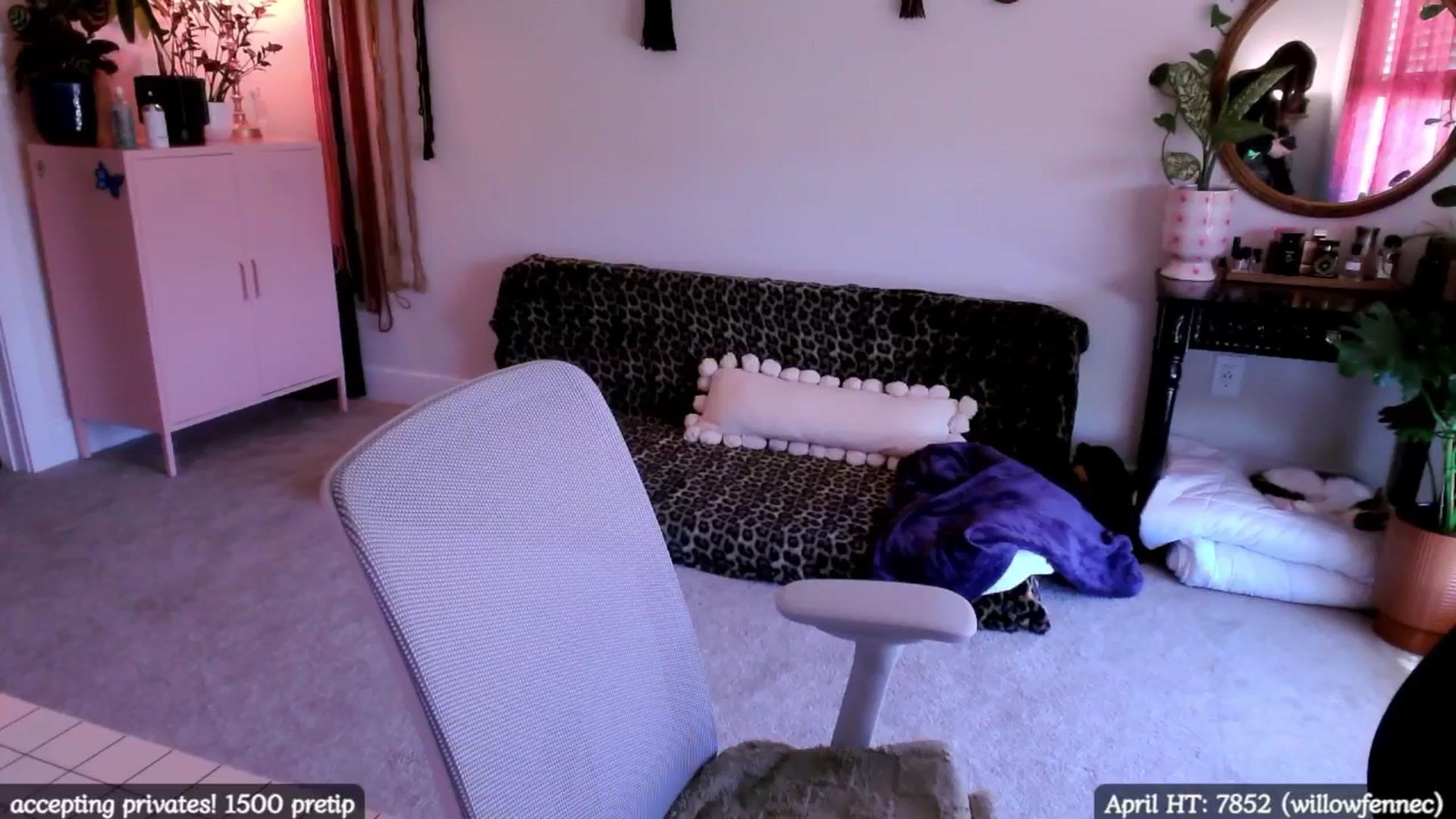 Gallery image thumbnail from MollyMaeve's myfreecams stream on, 04/16/2025, 18:11 image 2 of 20