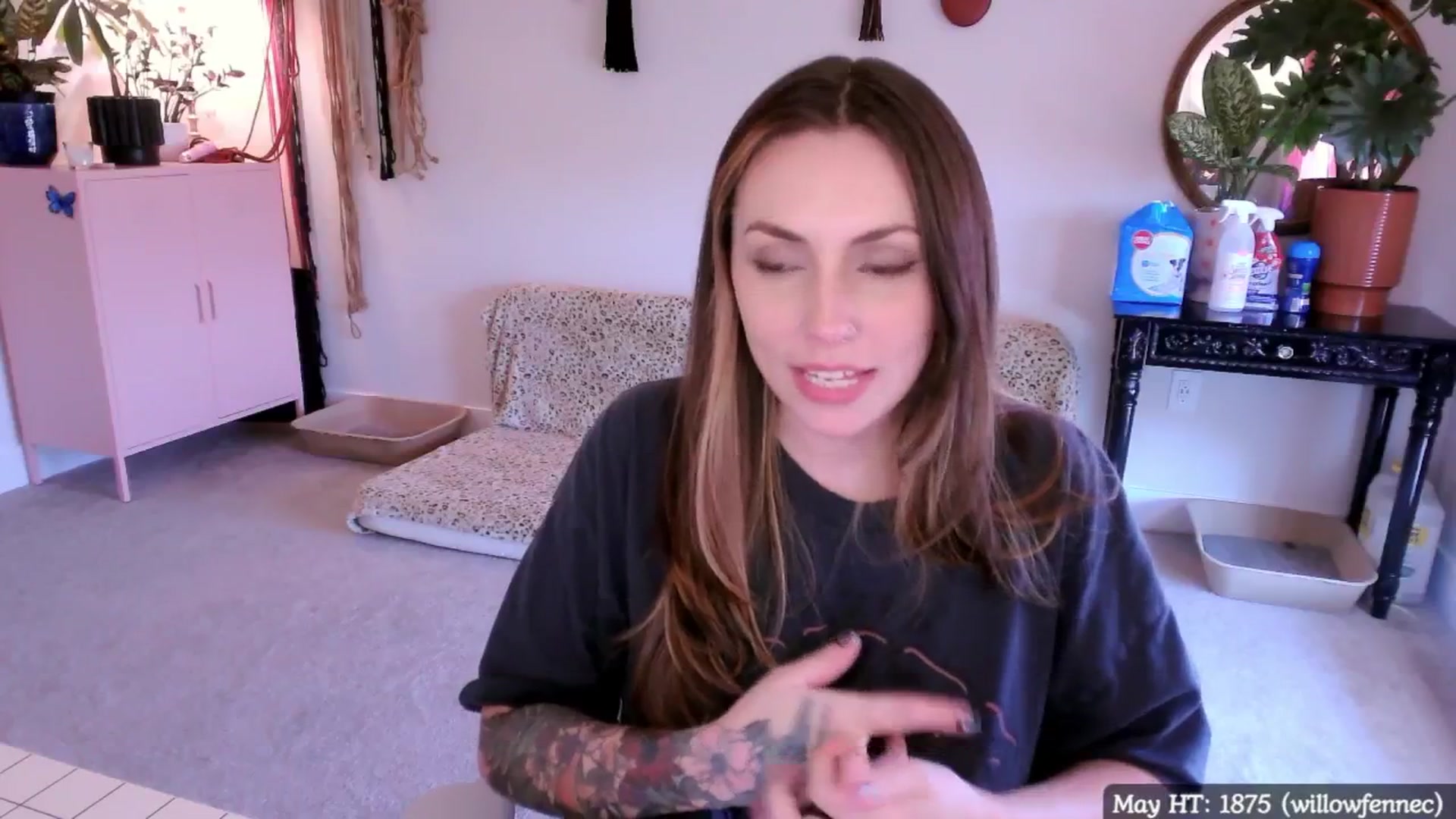 Gallery image thumbnail from MollyMaeve's myfreecams stream on, 05/16/2025, 19:48 image 11 of 20