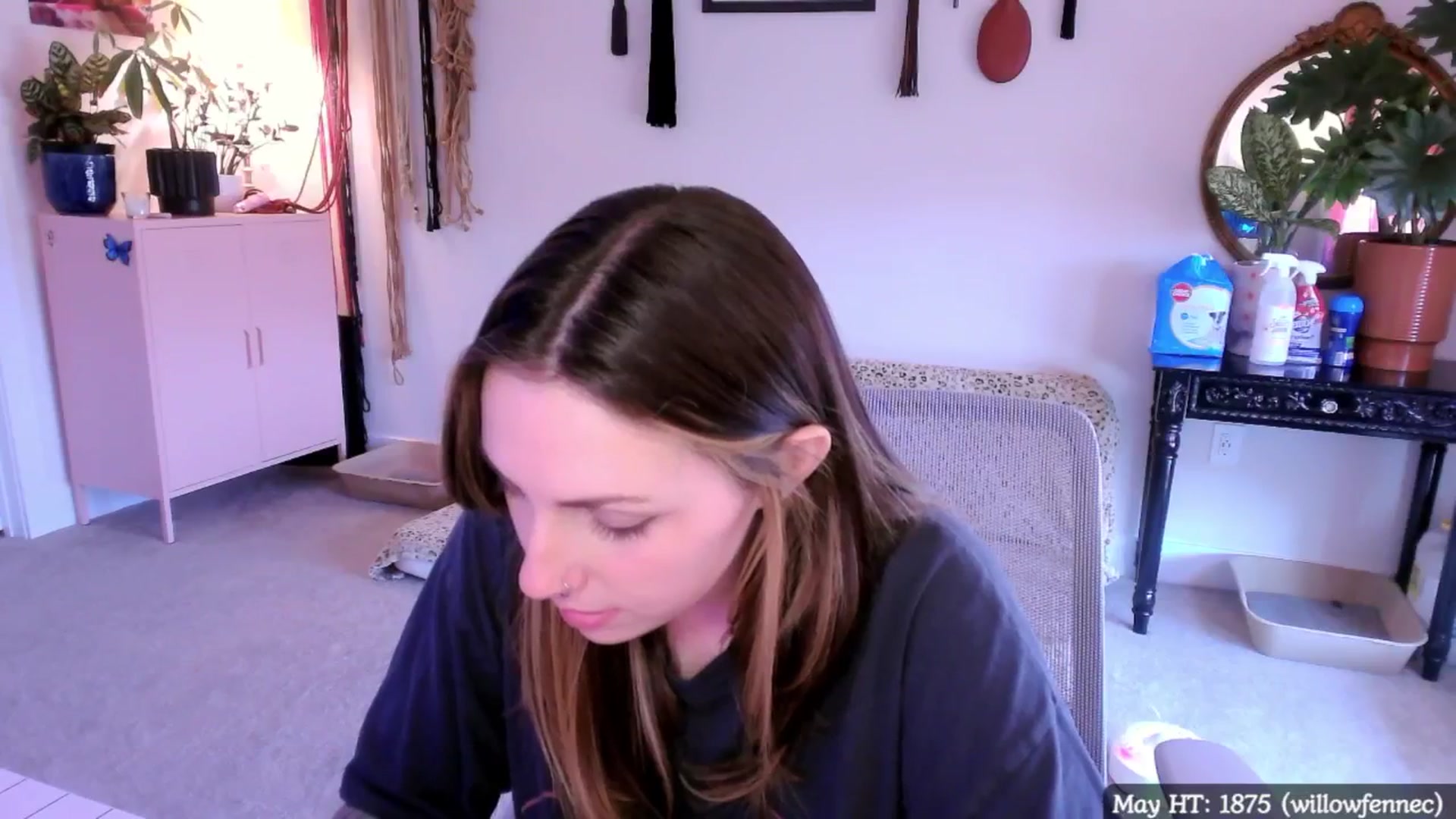 Gallery image thumbnail from MollyMaeve's myfreecams stream on, 05/16/2025, 19:48 image 17 of 20