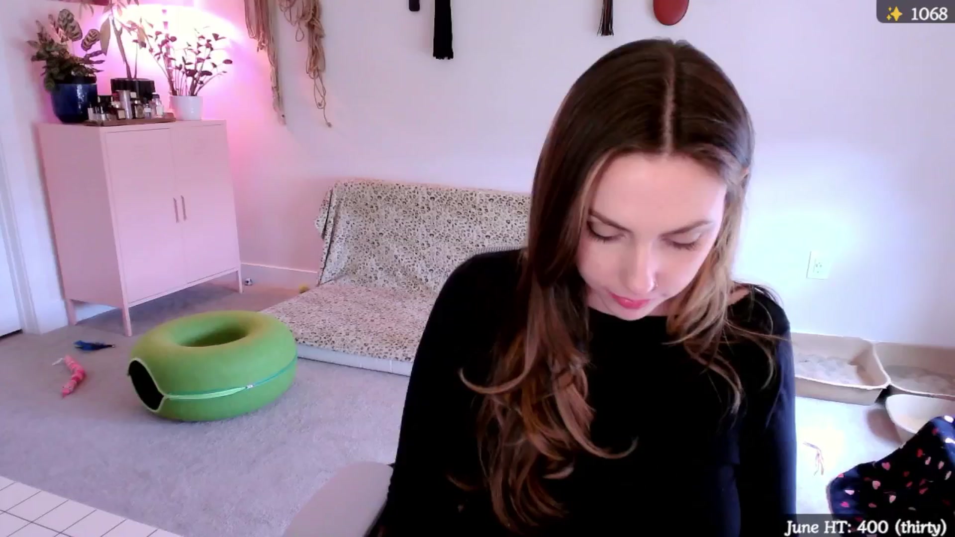 Gallery image thumbnail from MollyMaeve's myfreecams stream on, 06/01/2025, 21:55 image 1 of 20