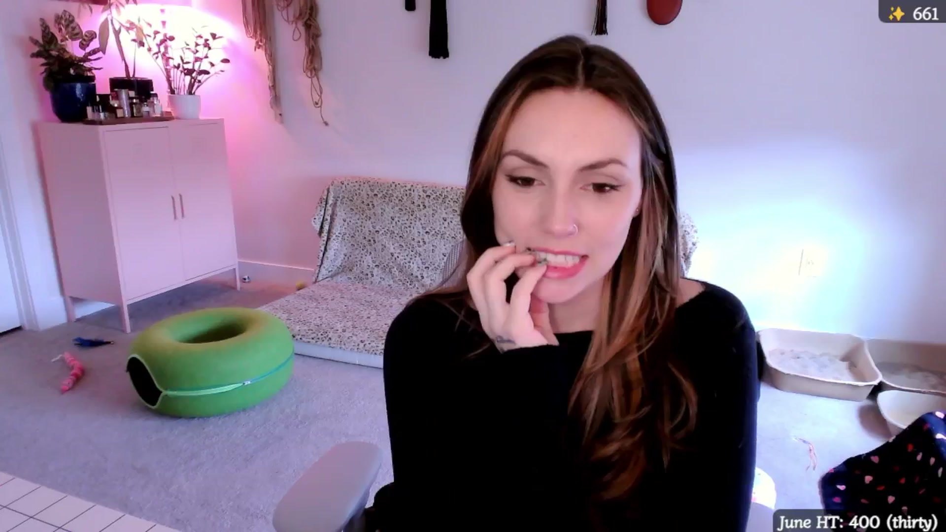 Gallery image thumbnail from MollyMaeve's myfreecams stream on, 06/01/2025, 21:55 image 6 of 20