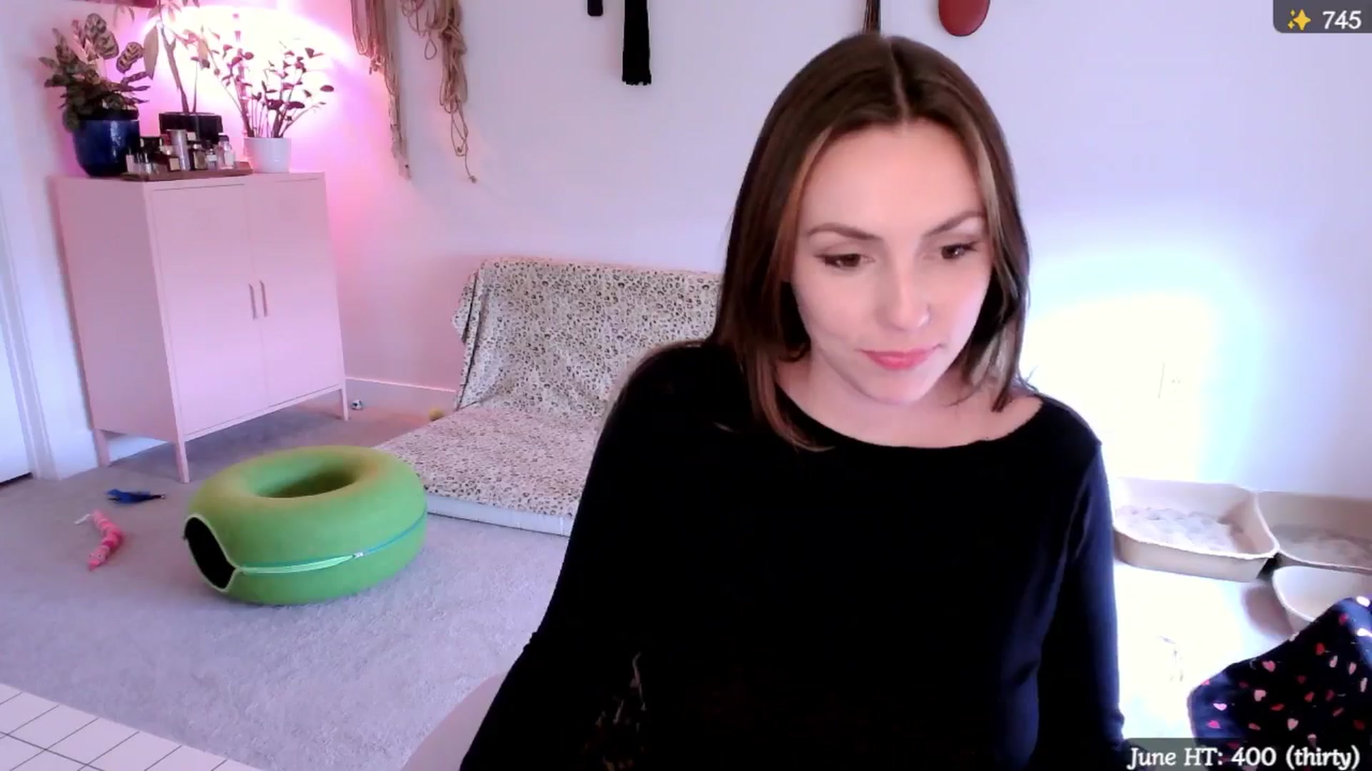 Gallery image thumbnail from MollyMaeve's myfreecams stream on, 06/01/2025, 21:55 image 2 of 20