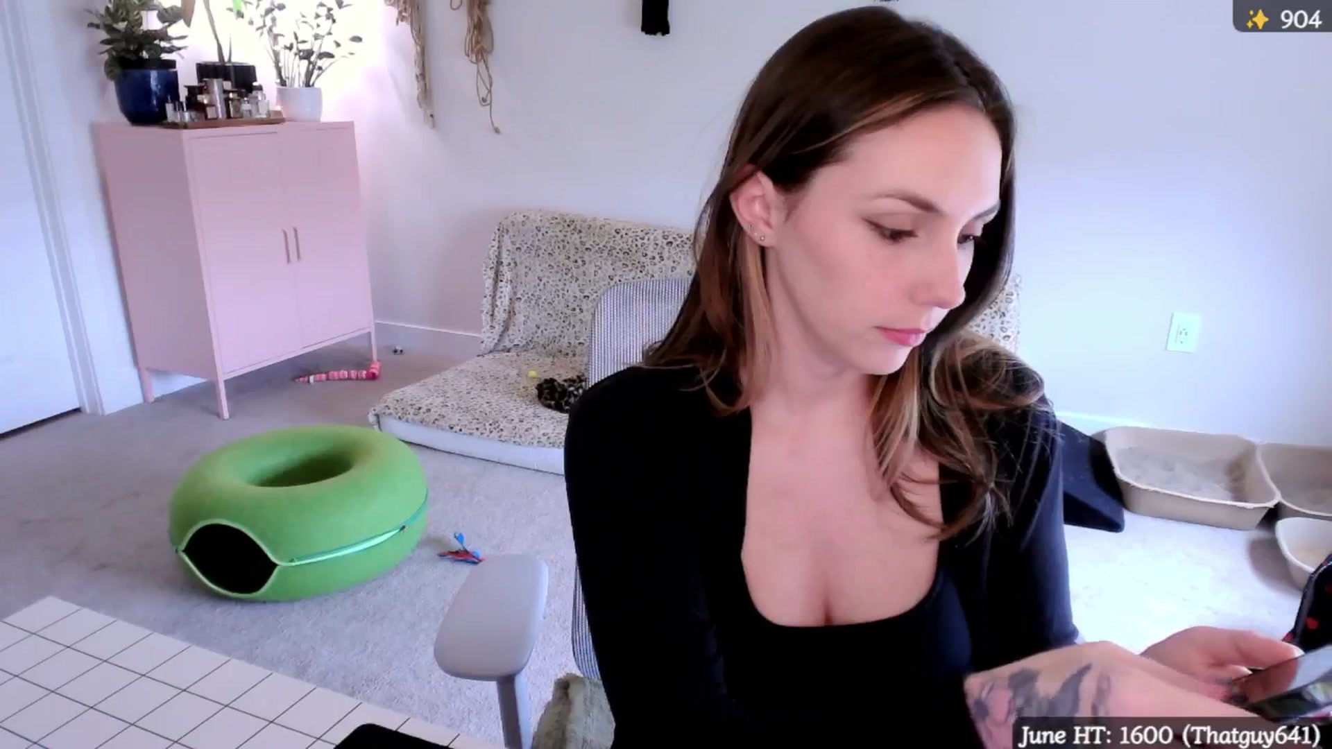 Gallery image thumbnail from MollyMaeve's myfreecams stream on, 06/04/2025, 19:42 image 4 of 20