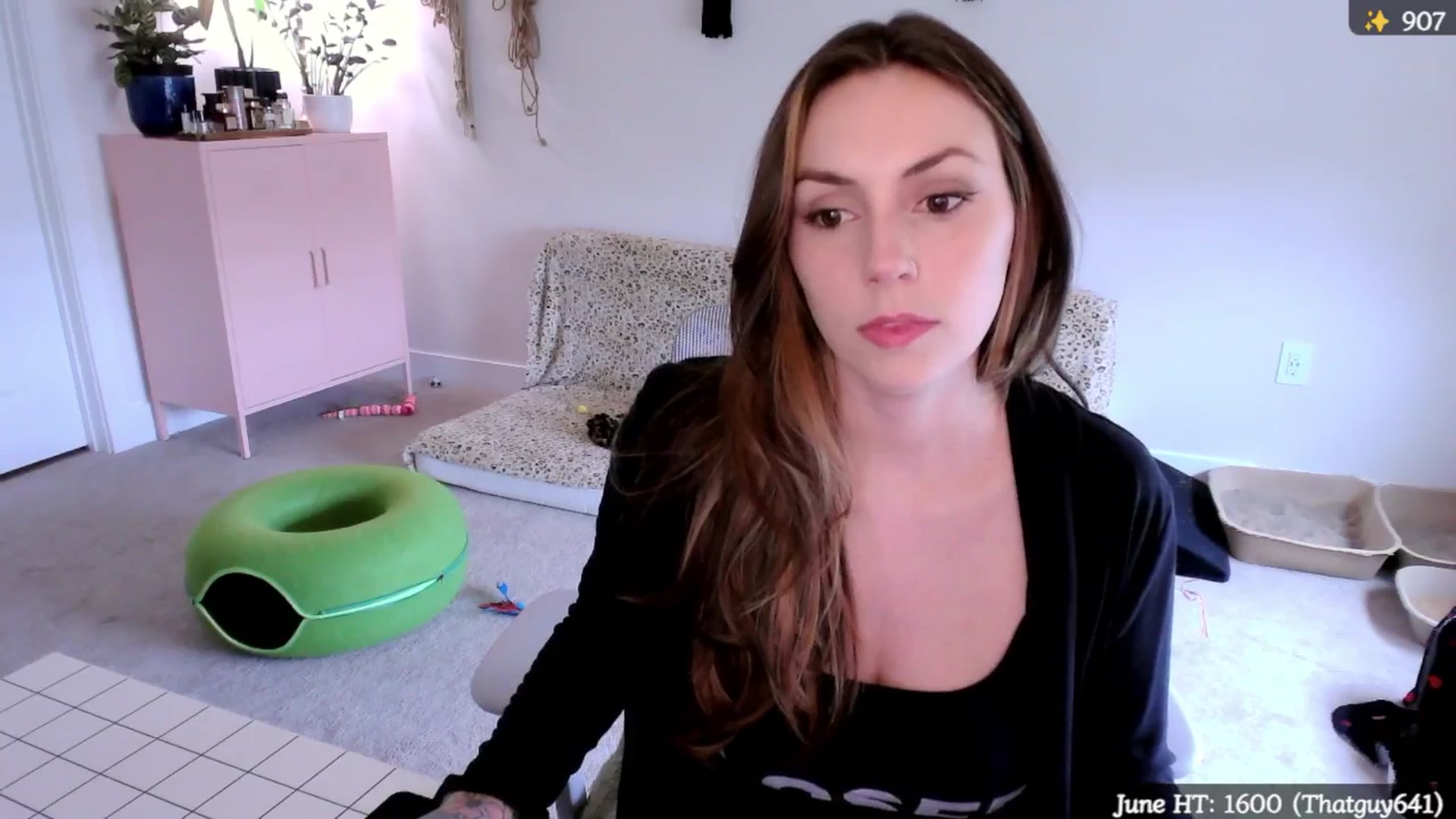 Gallery image thumbnail from MollyMaeve's myfreecams stream on, 06/04/2025, 19:42 image 7 of 20