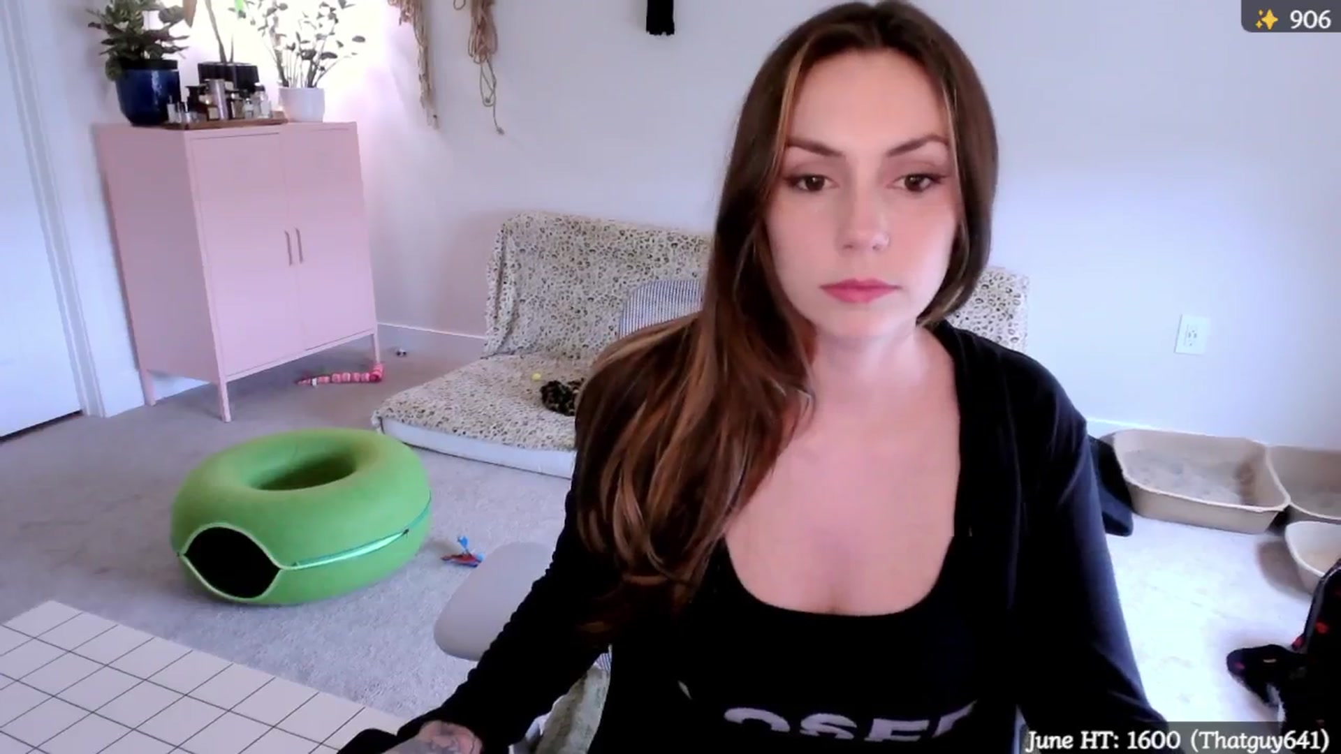 Gallery image thumbnail from MollyMaeve's myfreecams stream on, 06/04/2025, 19:42 image 6 of 20