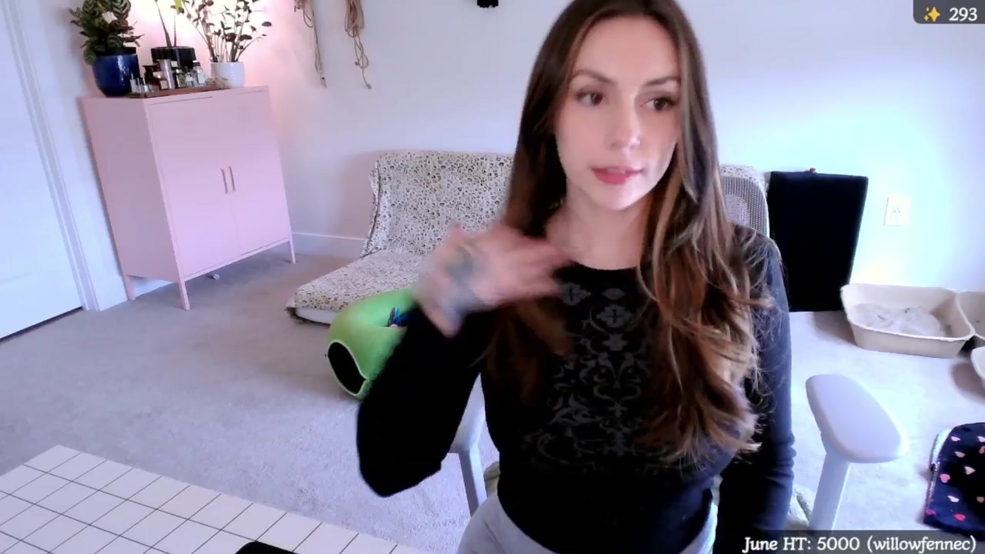 Gallery image thumbnail from MollyMaeve's myfreecams stream on, 06/06/2025, 20:29 image 19 of 20