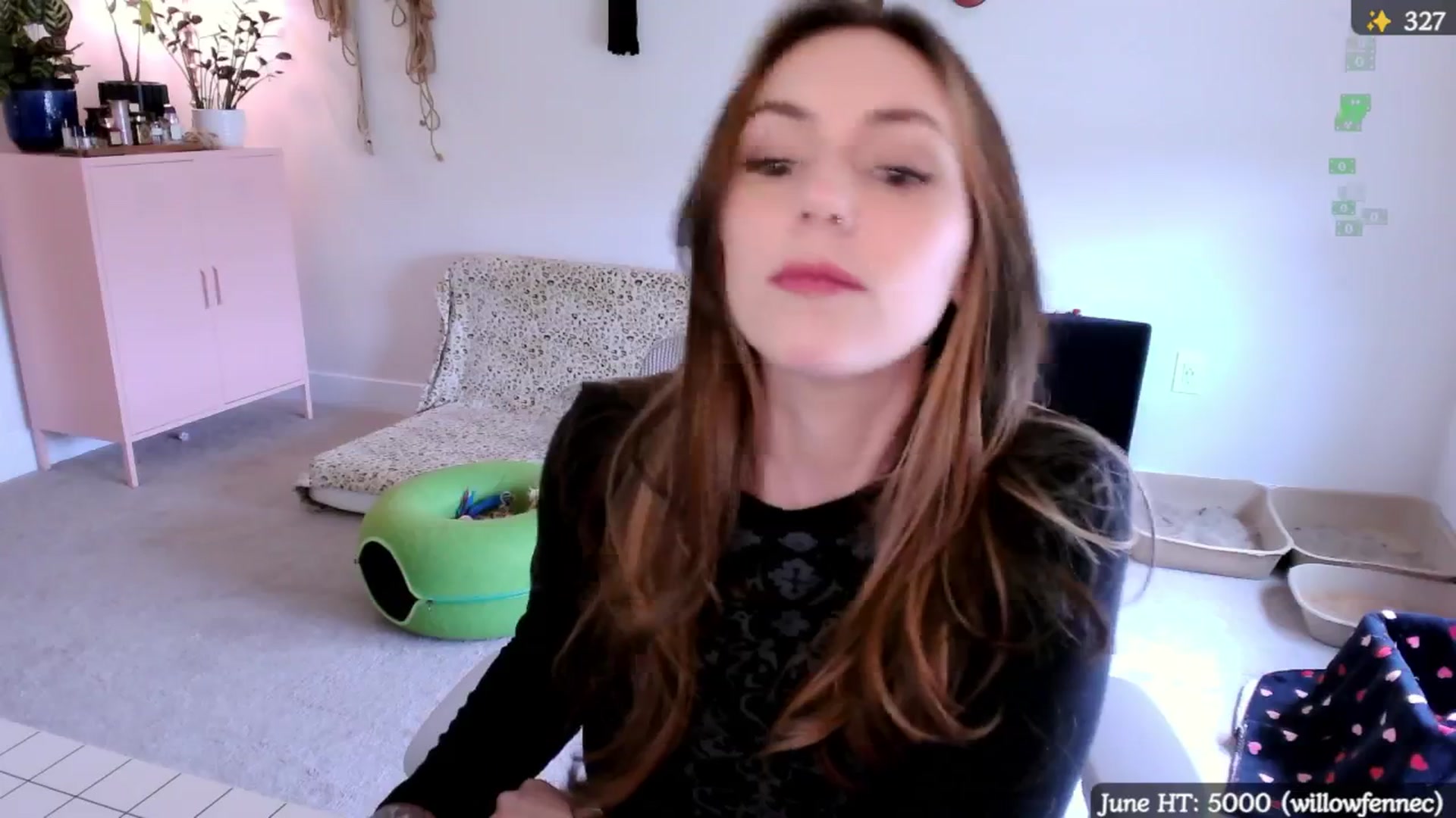 Gallery image thumbnail from MollyMaeve's myfreecams stream on, 06/06/2025, 20:29 image 6 of 20