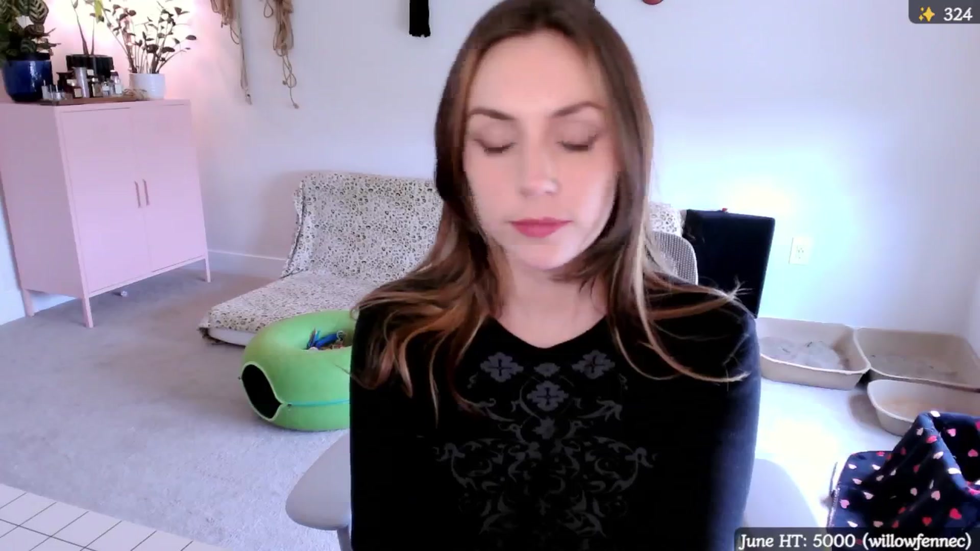 Gallery image thumbnail from MollyMaeve's myfreecams stream on, 06/06/2025, 20:29 image 8 of 20