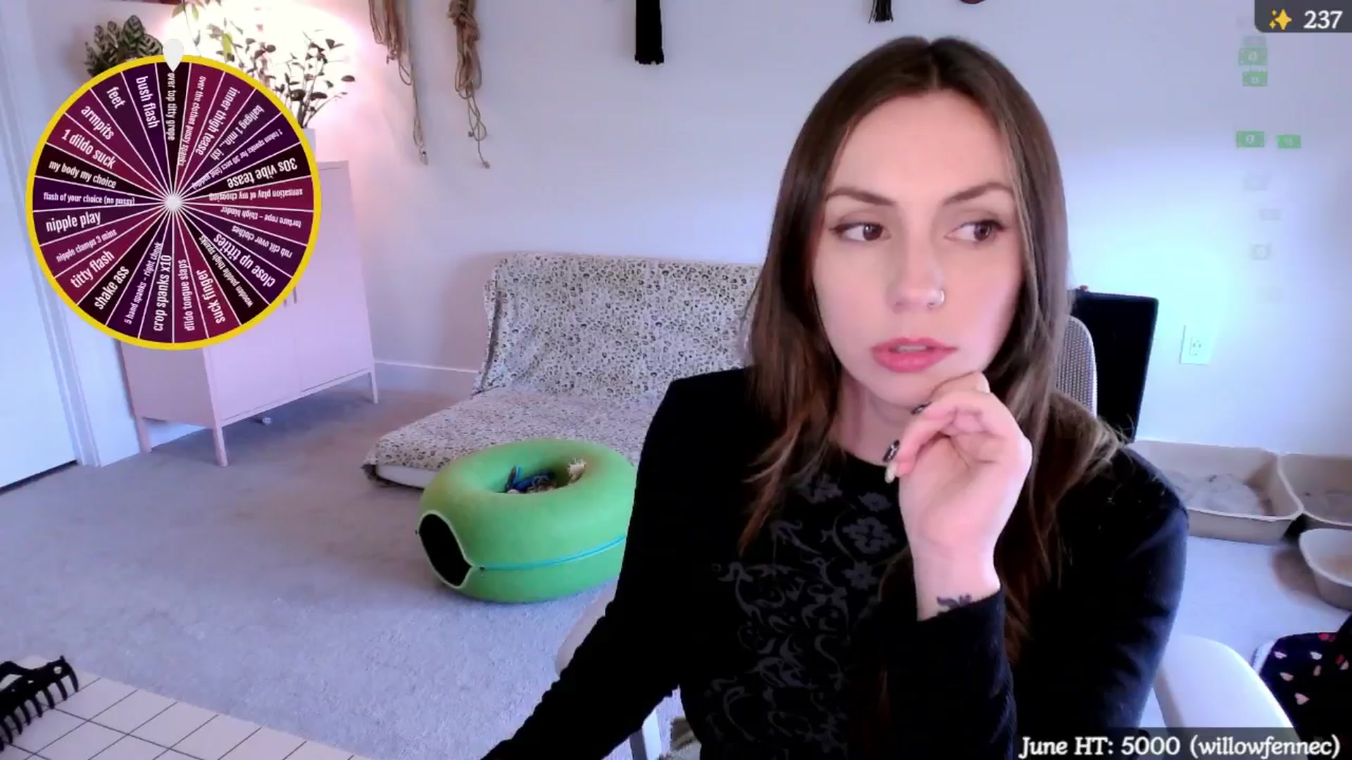 Gallery image thumbnail from MollyMaeve's myfreecams stream on, 06/06/2025, 23:28 image 4 of 20