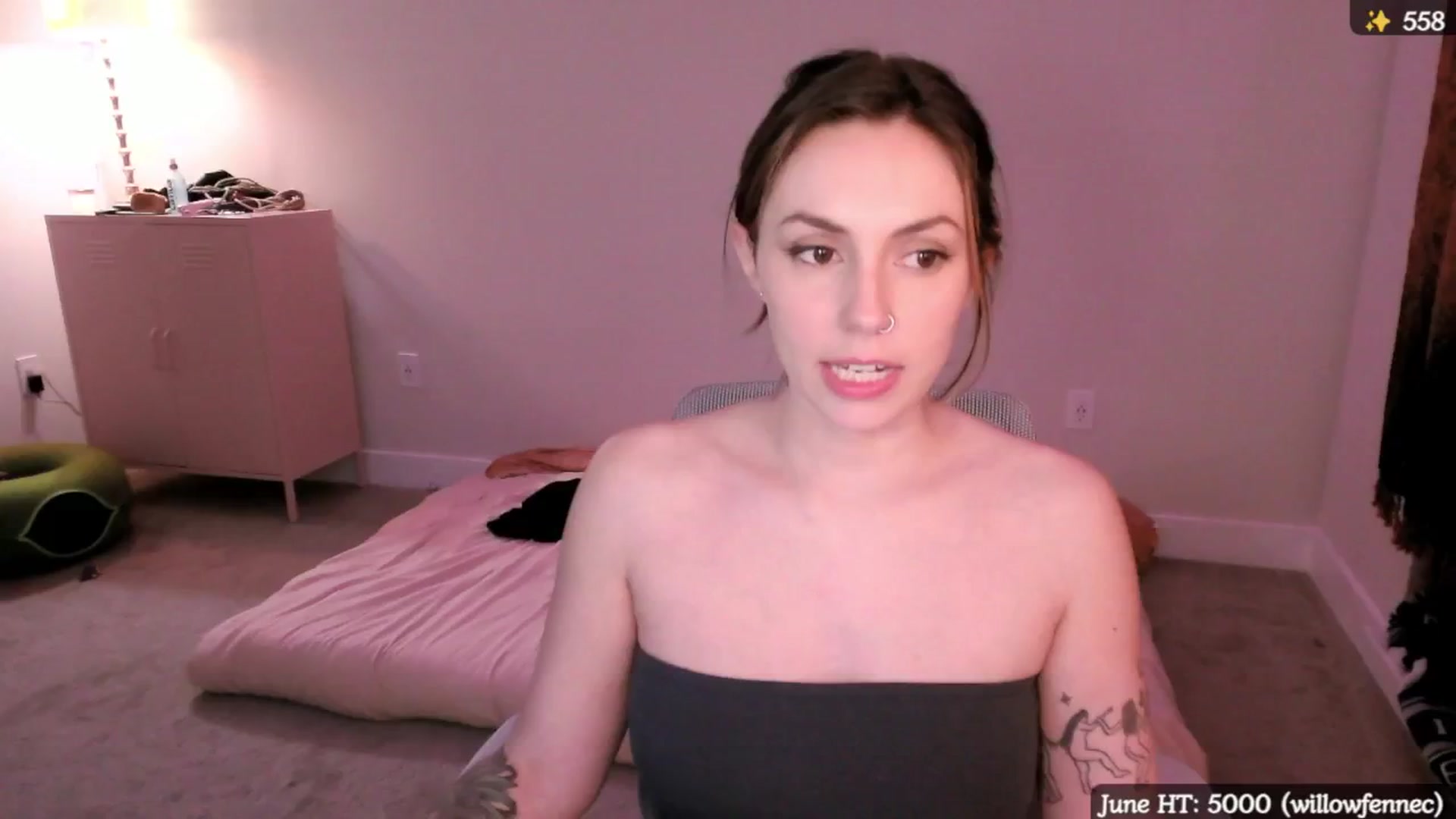 Gallery image thumbnail from MollyMaeve's myfreecams stream on, 06/19/2025, 02:36 image 1 of 20