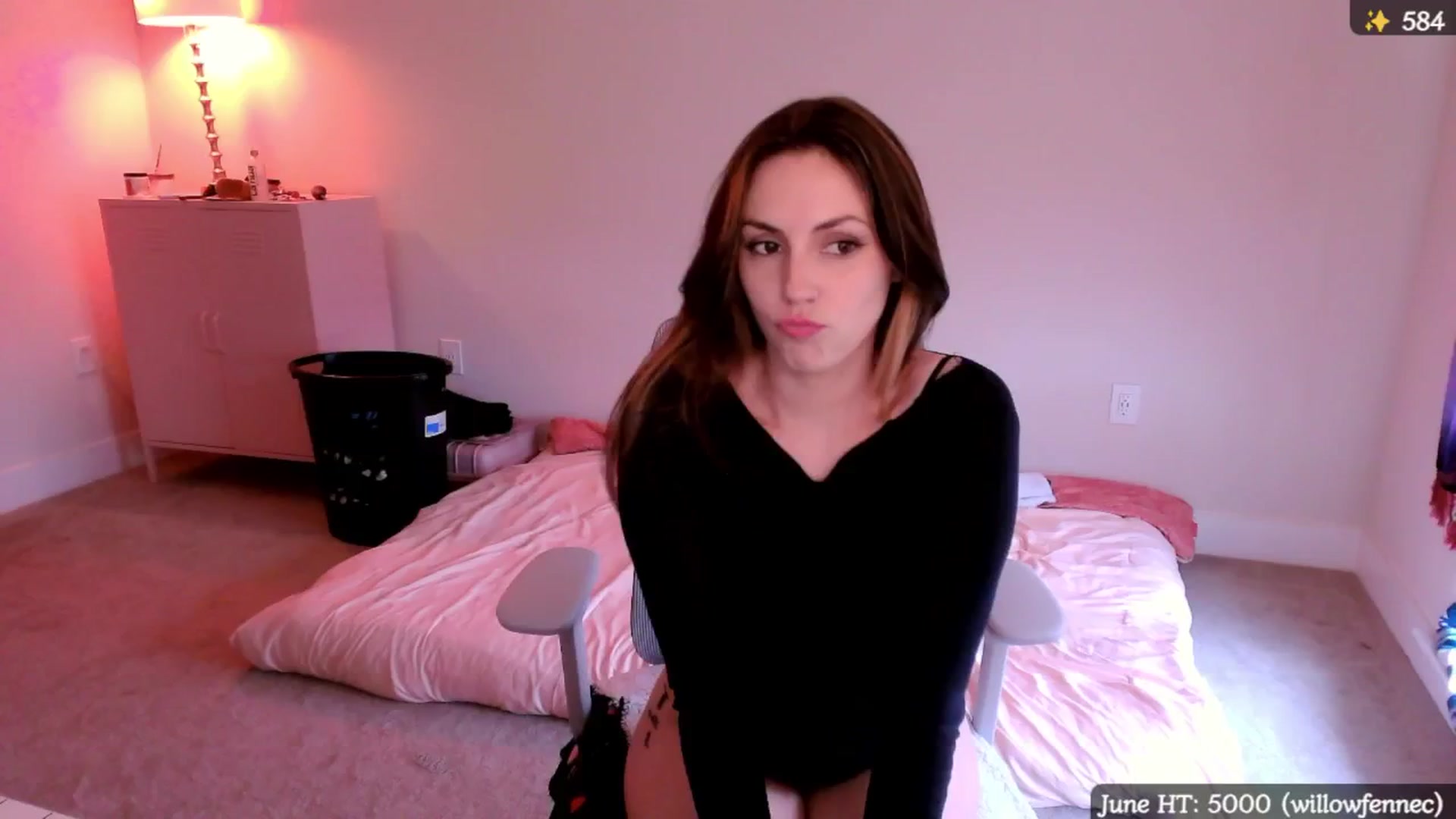 Gallery image thumbnail from MollyMaeve's myfreecams stream on, 06/20/2025, 19:53 image 16 of 20
