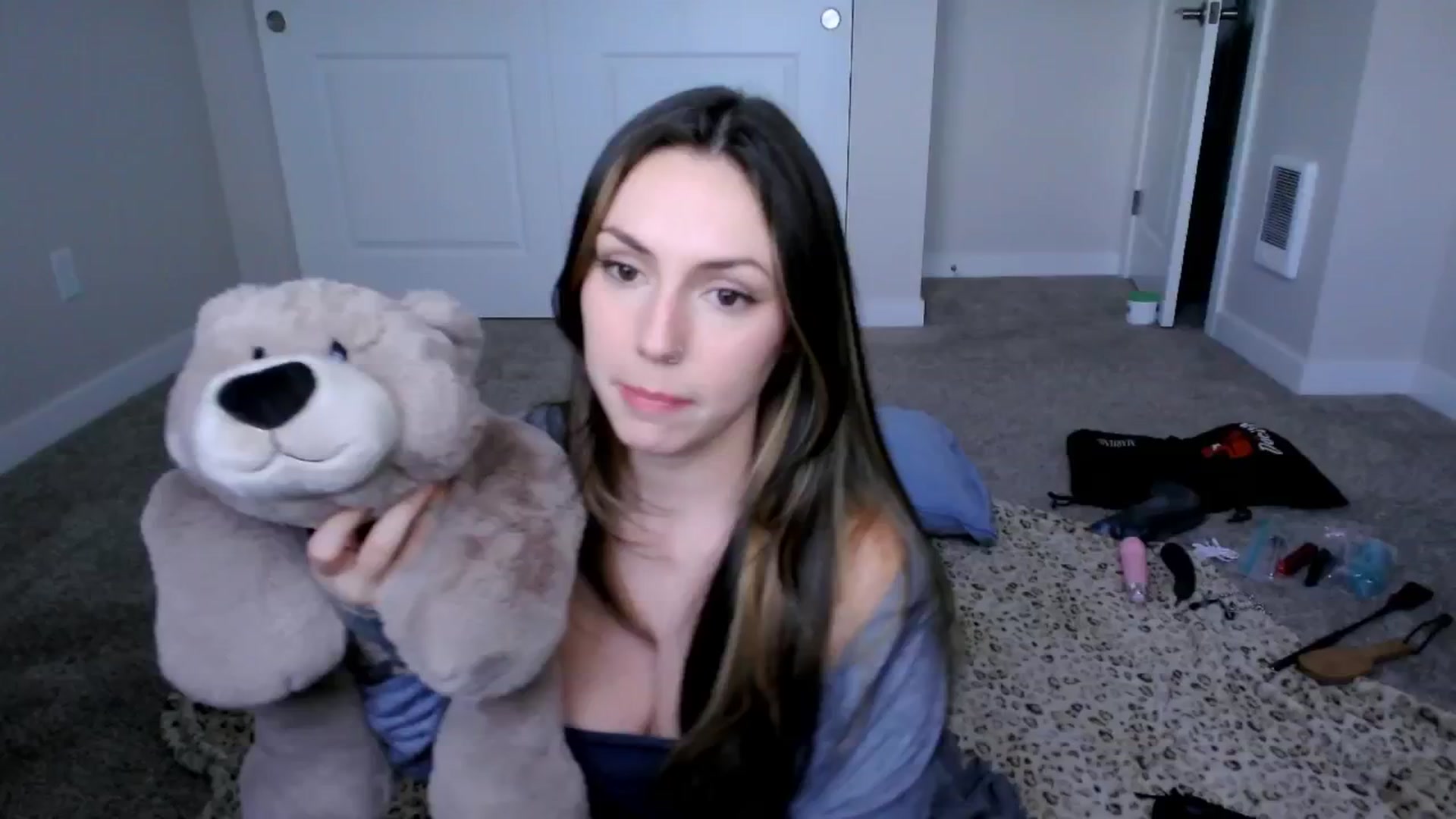 Gallery image thumbnail from MollyMaeve's myfreecams stream on, 07/04/2025, 23:45 image 6 of 20