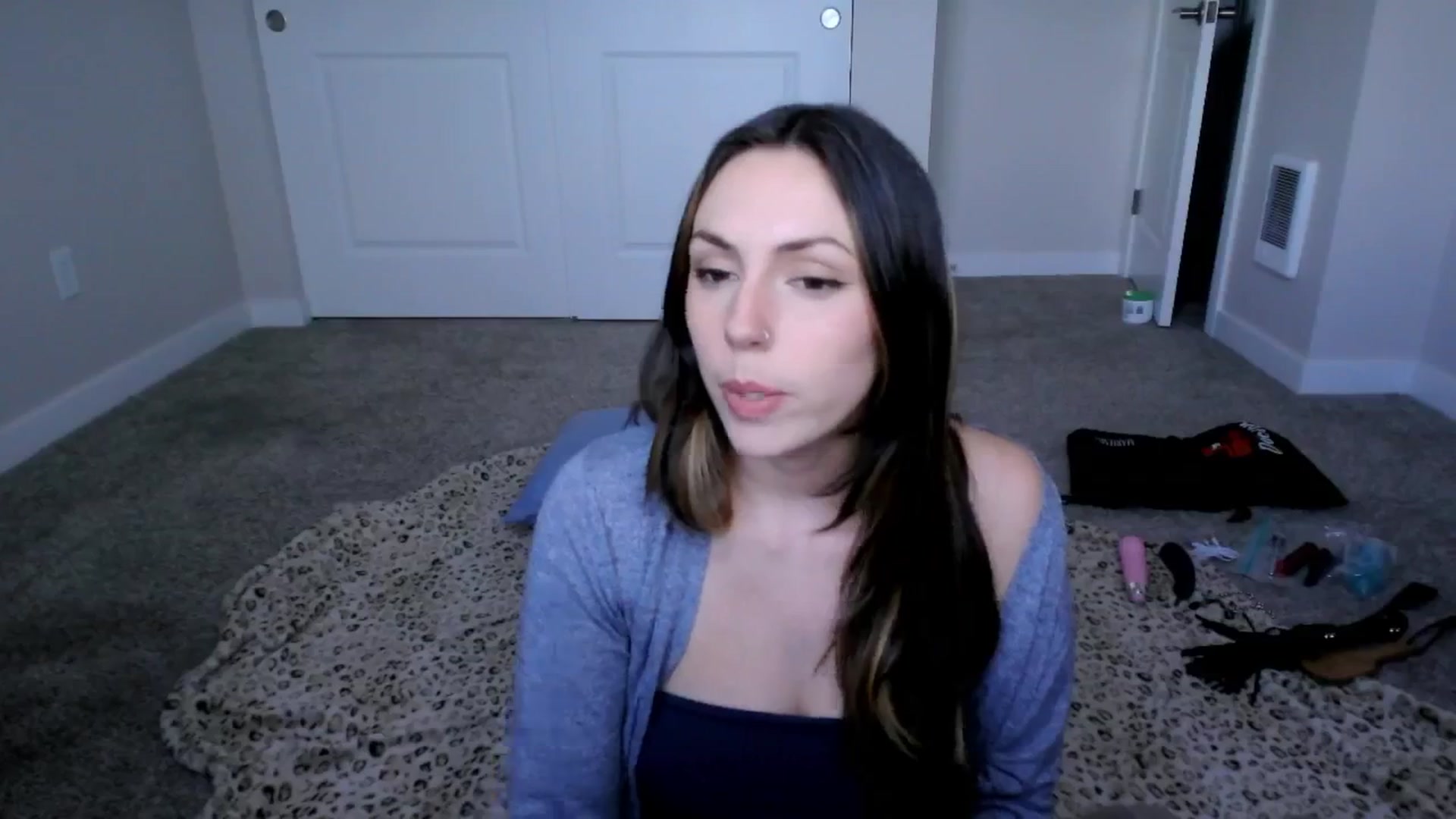 Gallery image thumbnail from MollyMaeve's myfreecams stream on, 07/04/2025, 23:45 image 18 of 20