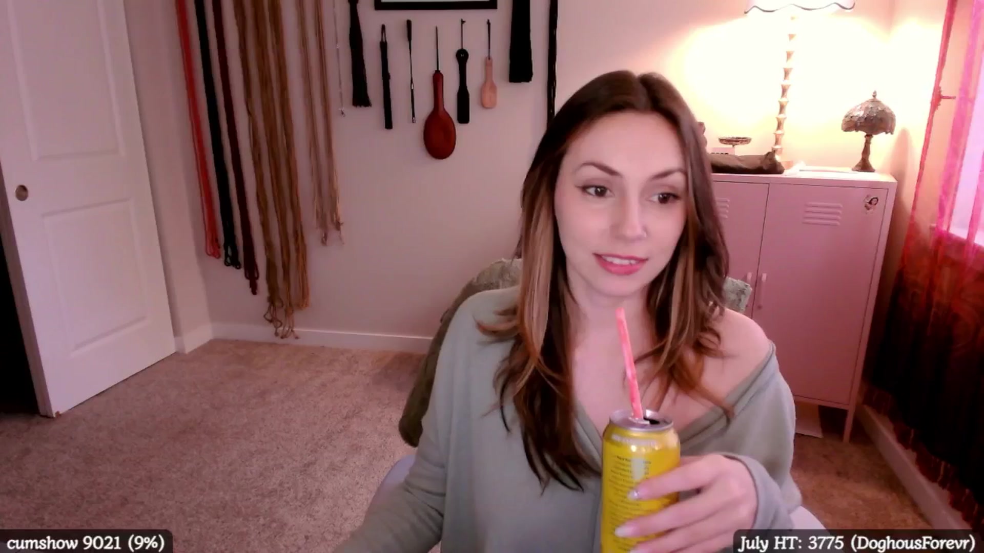 Gallery image thumbnail from MollyMaeve's myfreecams stream on, 07/18/2025, 22:25 image 18 of 20