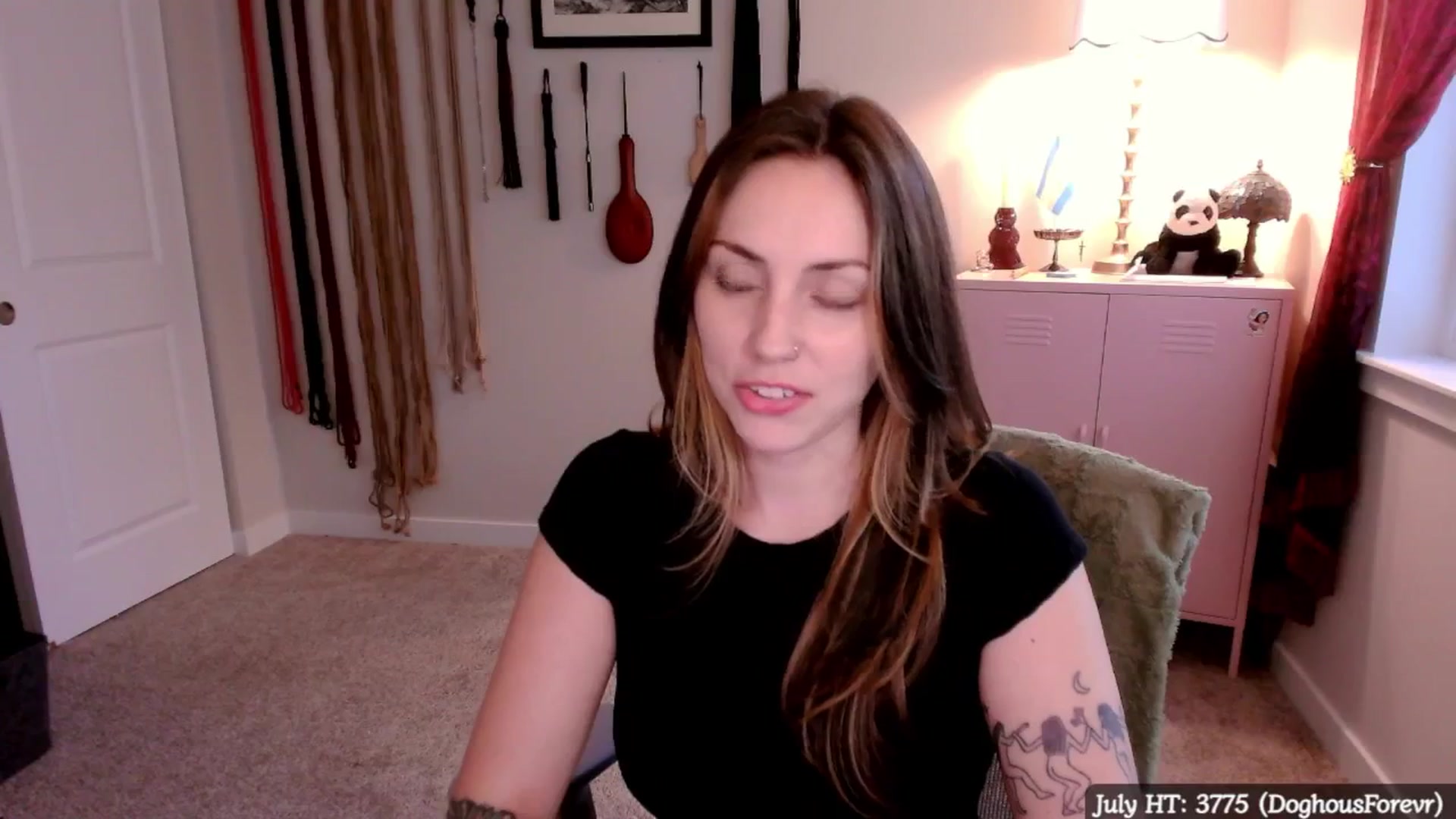 Gallery image thumbnail from MollyMaeve's myfreecams stream on, 07/23/2025, 01:08 image 17 of 20