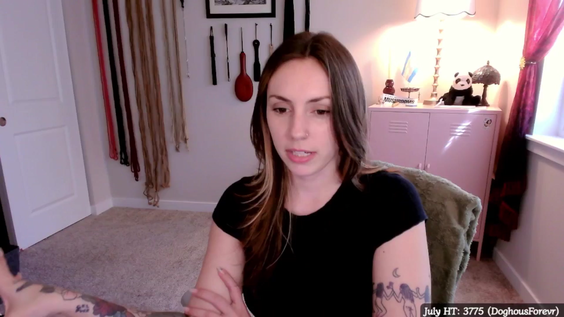 Gallery image thumbnail from MollyMaeve's myfreecams stream on, 07/23/2025, 01:08 image 3 of 20