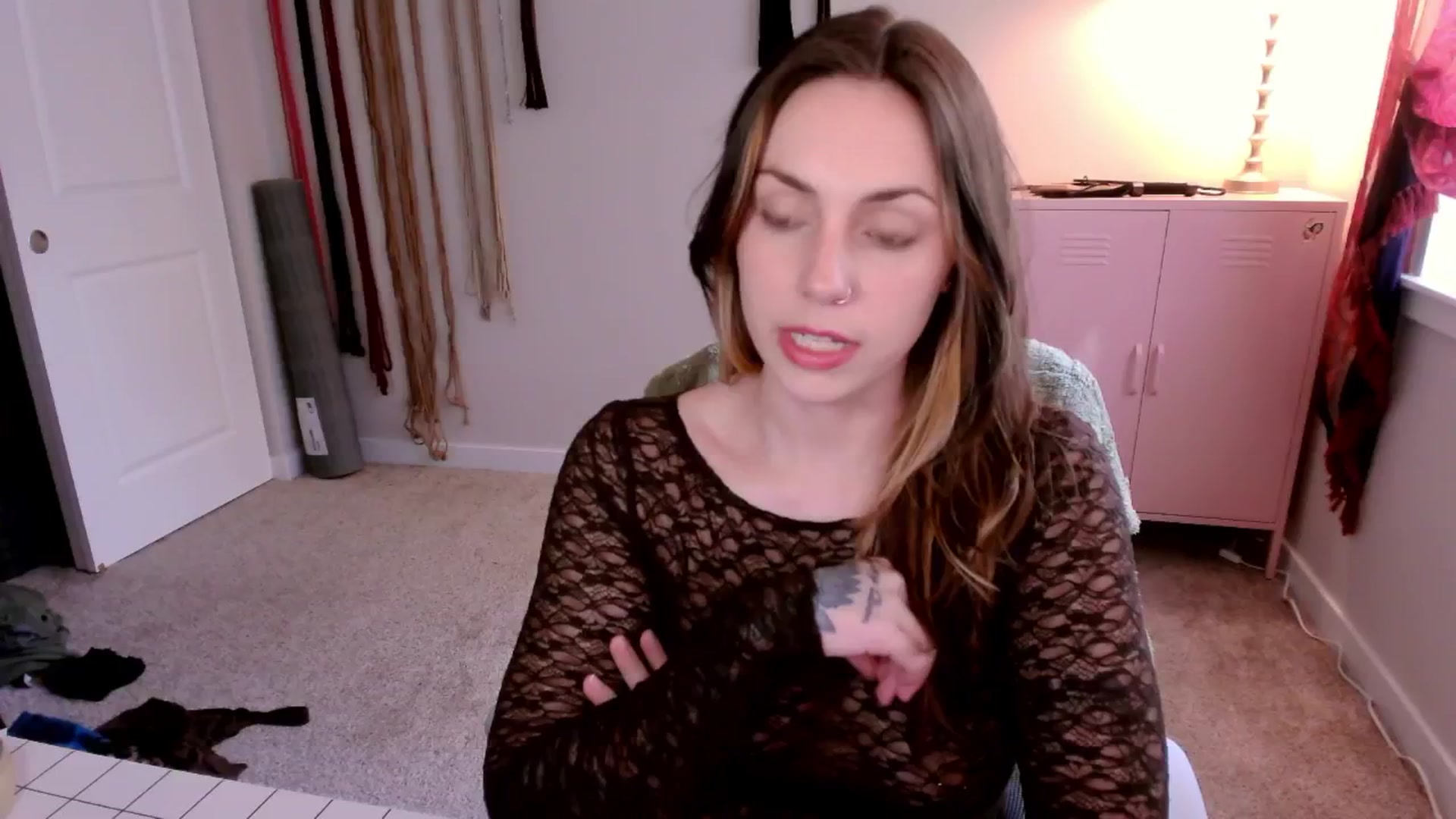 Gallery image thumbnail from MollyMaeve's myfreecams stream on, 08/06/2025, 24:30 image 3 of 20