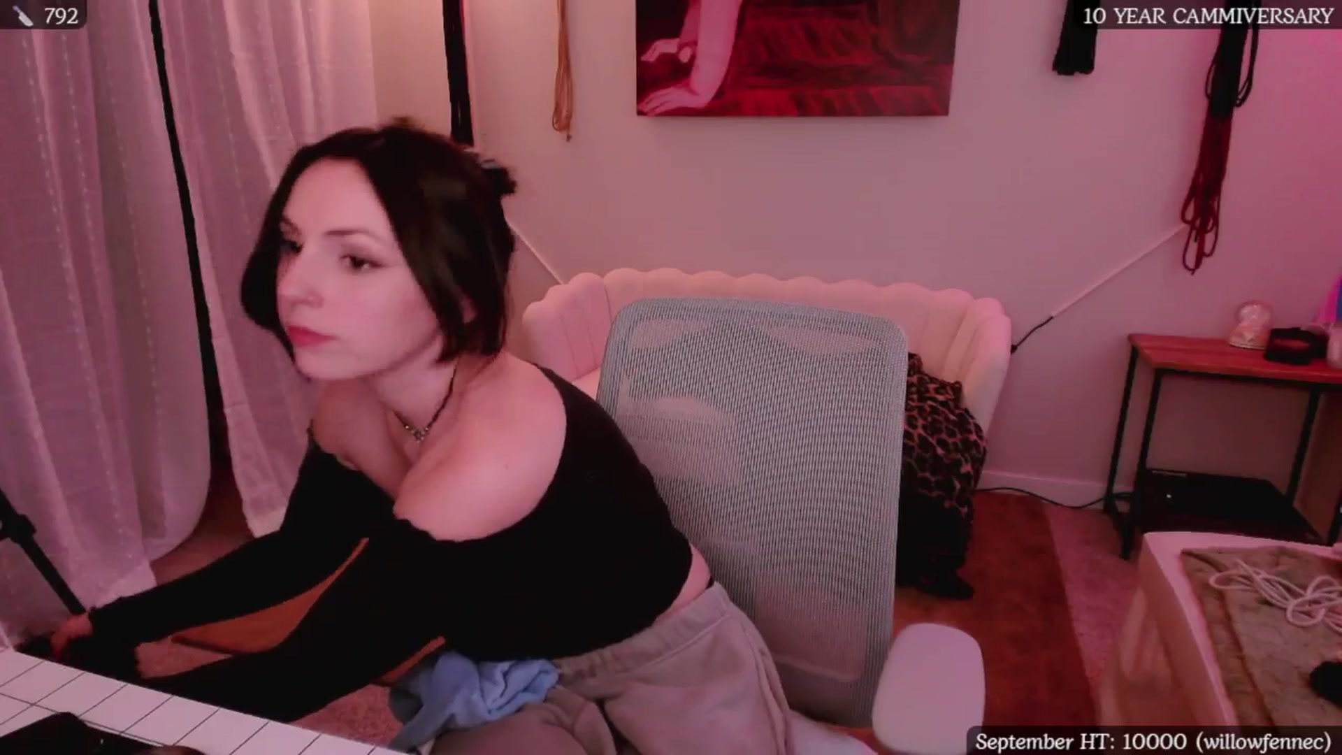 Gallery image thumbnail from MollyMaeve's myfreecams stream on, 10/01/2025, 01:34 image 10 of 20