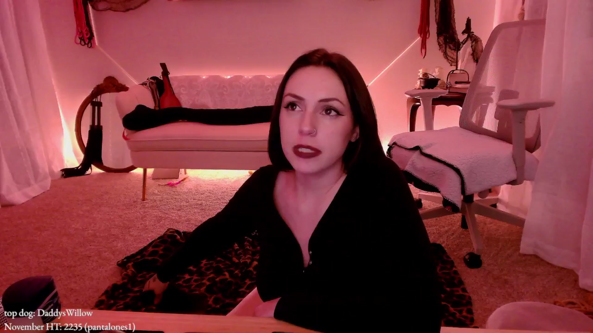 Gallery image thumbnail from MollyMaeve's myfreecams stream on, 11/12/2025, 03:07 image 19 of 20