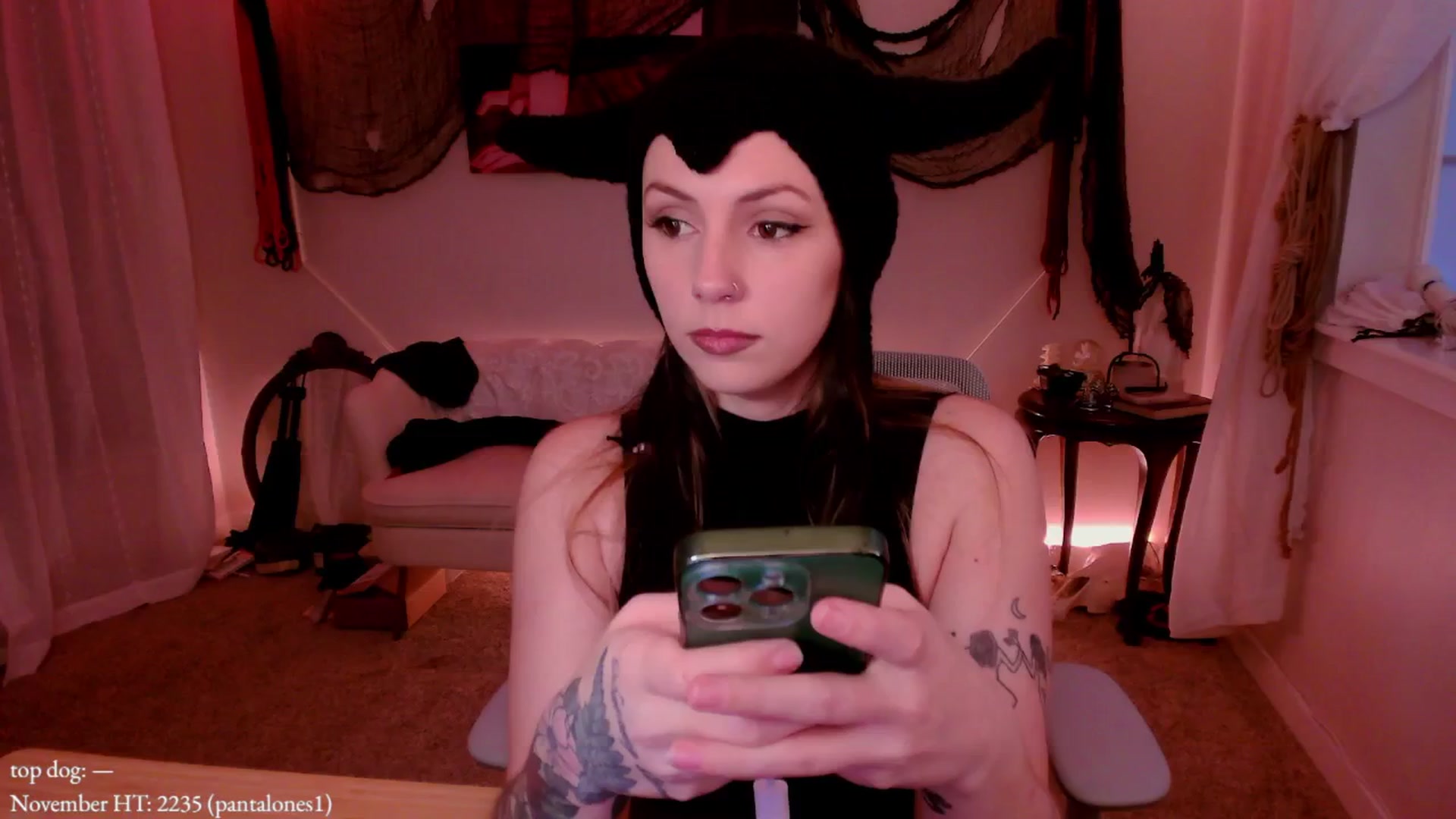 Gallery image thumbnail from MollyMaeve's myfreecams stream on, 11/19/2025, 01:48 image 7 of 20