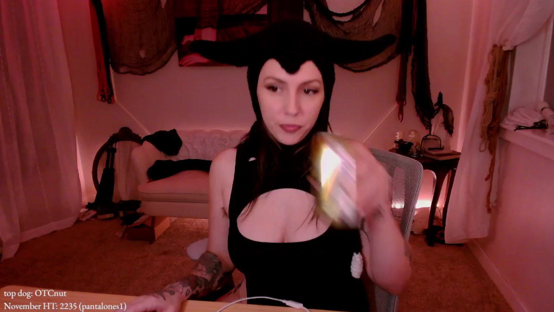 Gallery image thumbnail from MollyMaeve's myfreecams stream on, 11/19/2025, 01:48 image 14 of 20
