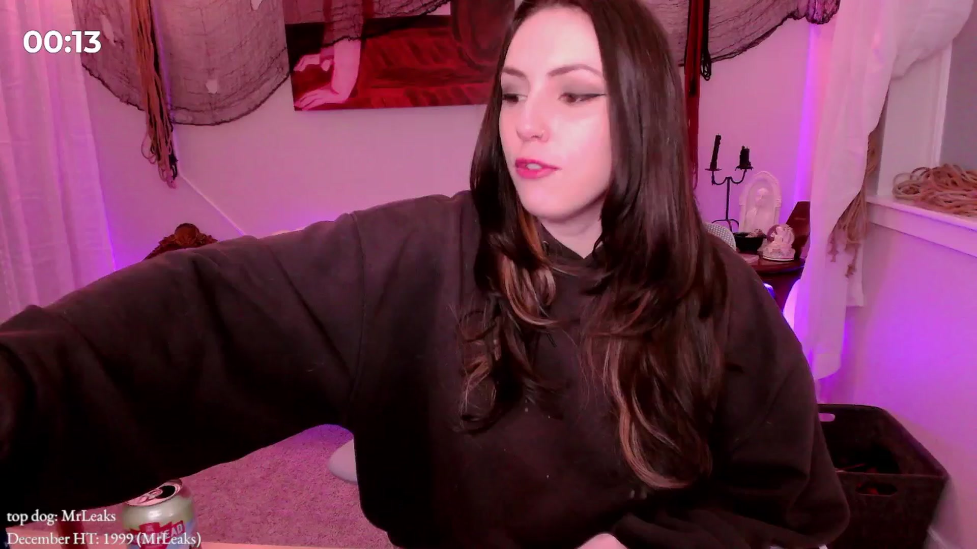 Gallery image thumbnail from MollyMaeve's myfreecams stream on, 12/20/2025, 02:01 image 12 of 20