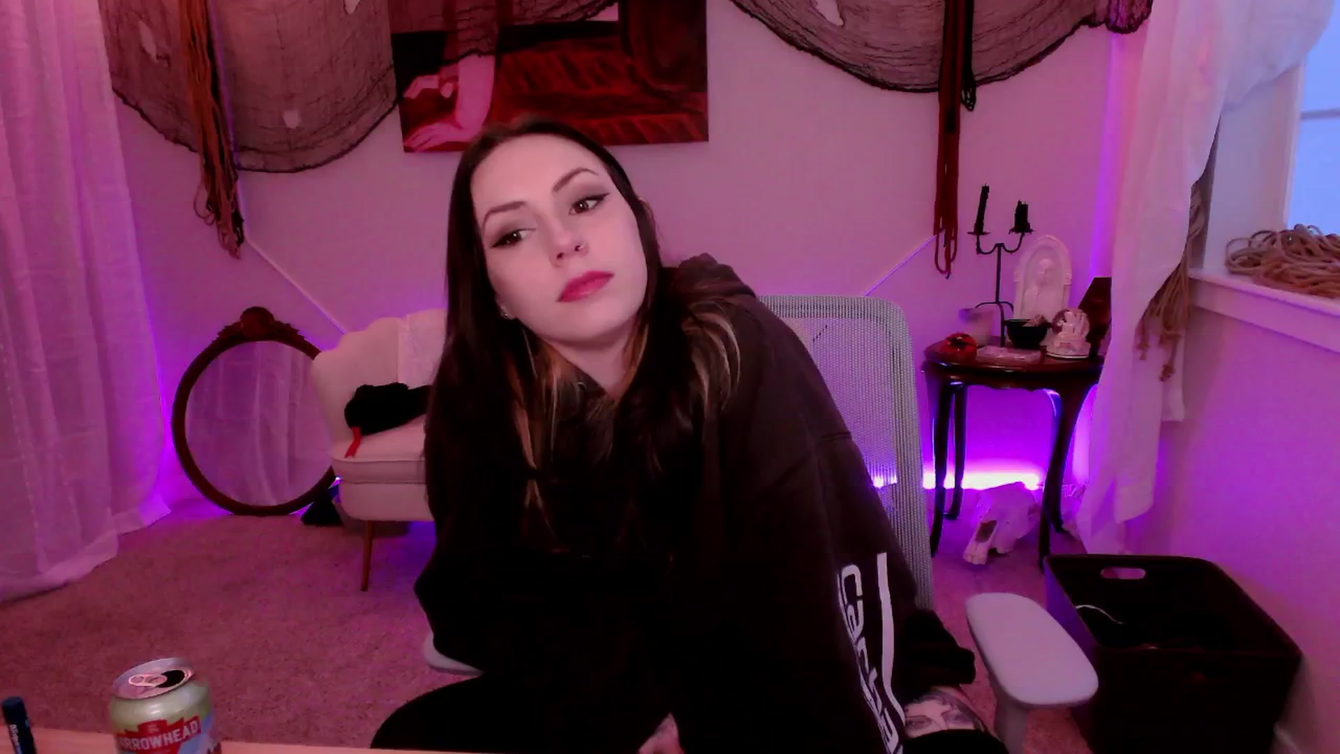 Gallery image thumbnail from MollyMaeve's myfreecams stream on, 12/20/2025, 02:01 image 2 of 20