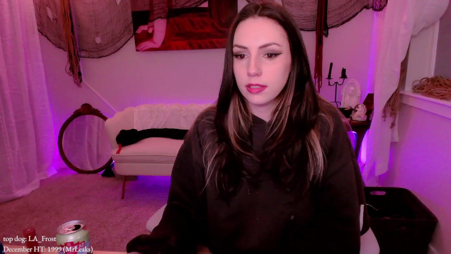 Gallery image thumbnail from MollyMaeve's myfreecams stream on, 12/20/2025, 02:01 image 10 of 20