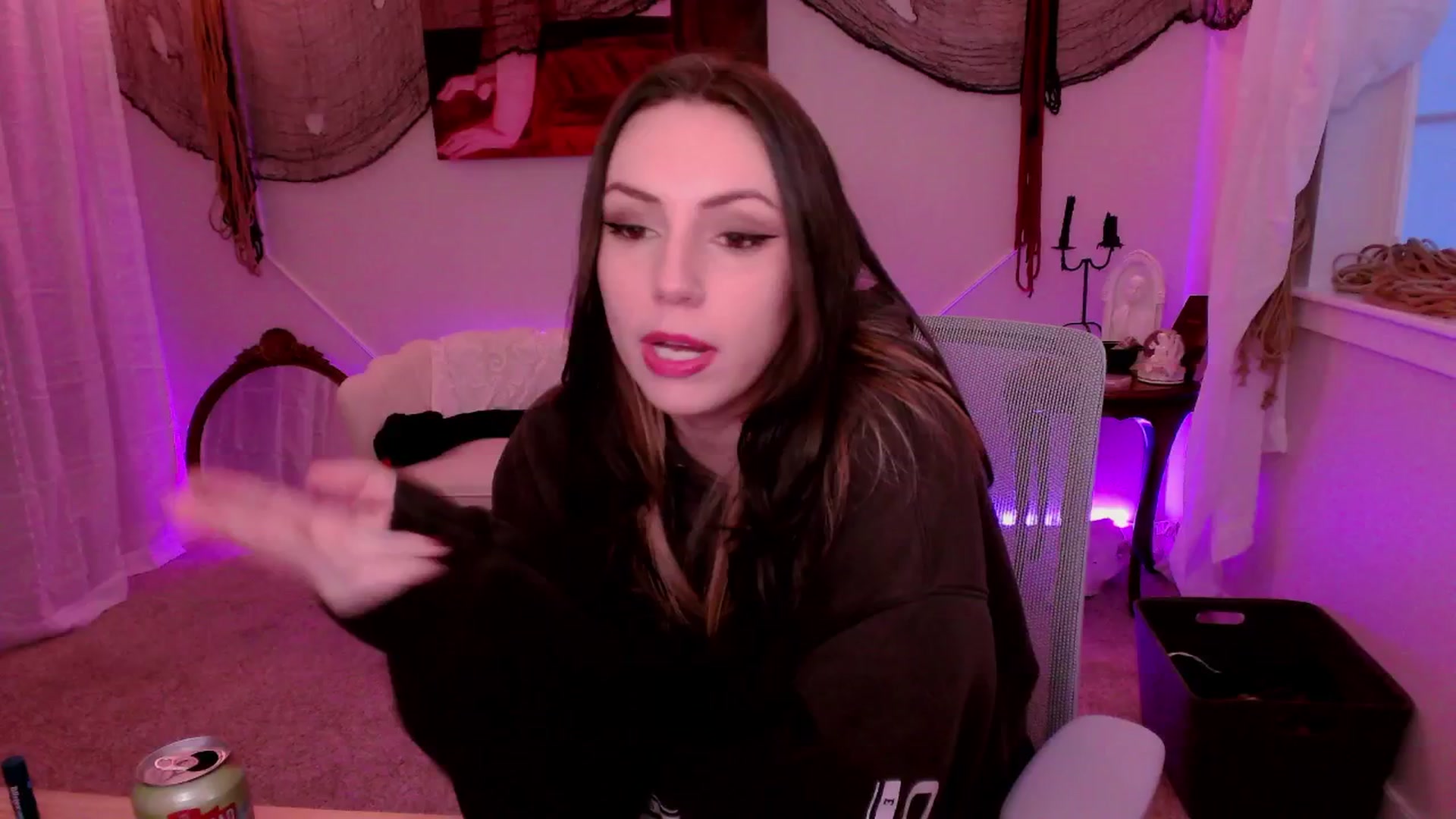 Gallery image thumbnail from MollyMaeve's myfreecams stream on, 12/20/2025, 02:01 image 3 of 20