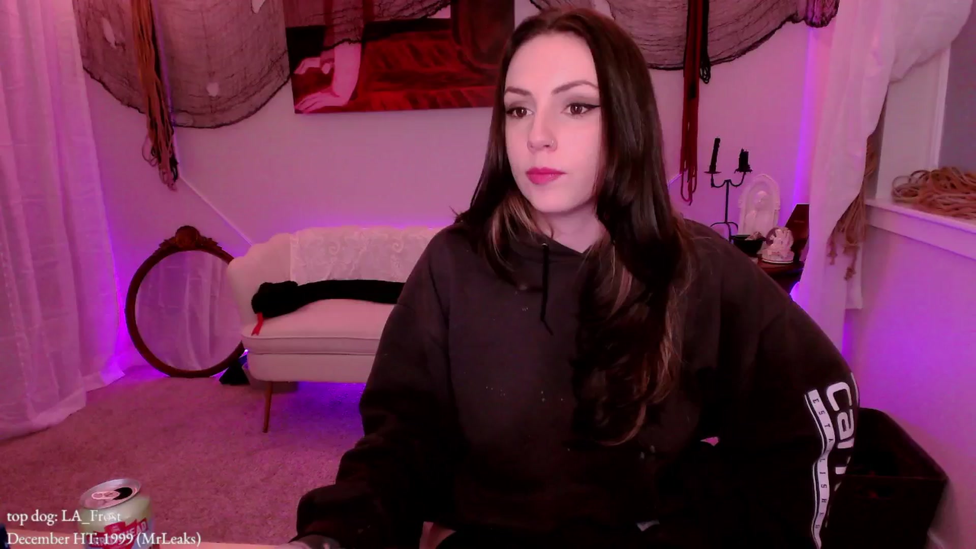 Gallery image thumbnail from MollyMaeve's myfreecams stream on, 12/20/2025, 02:01 image 8 of 20
