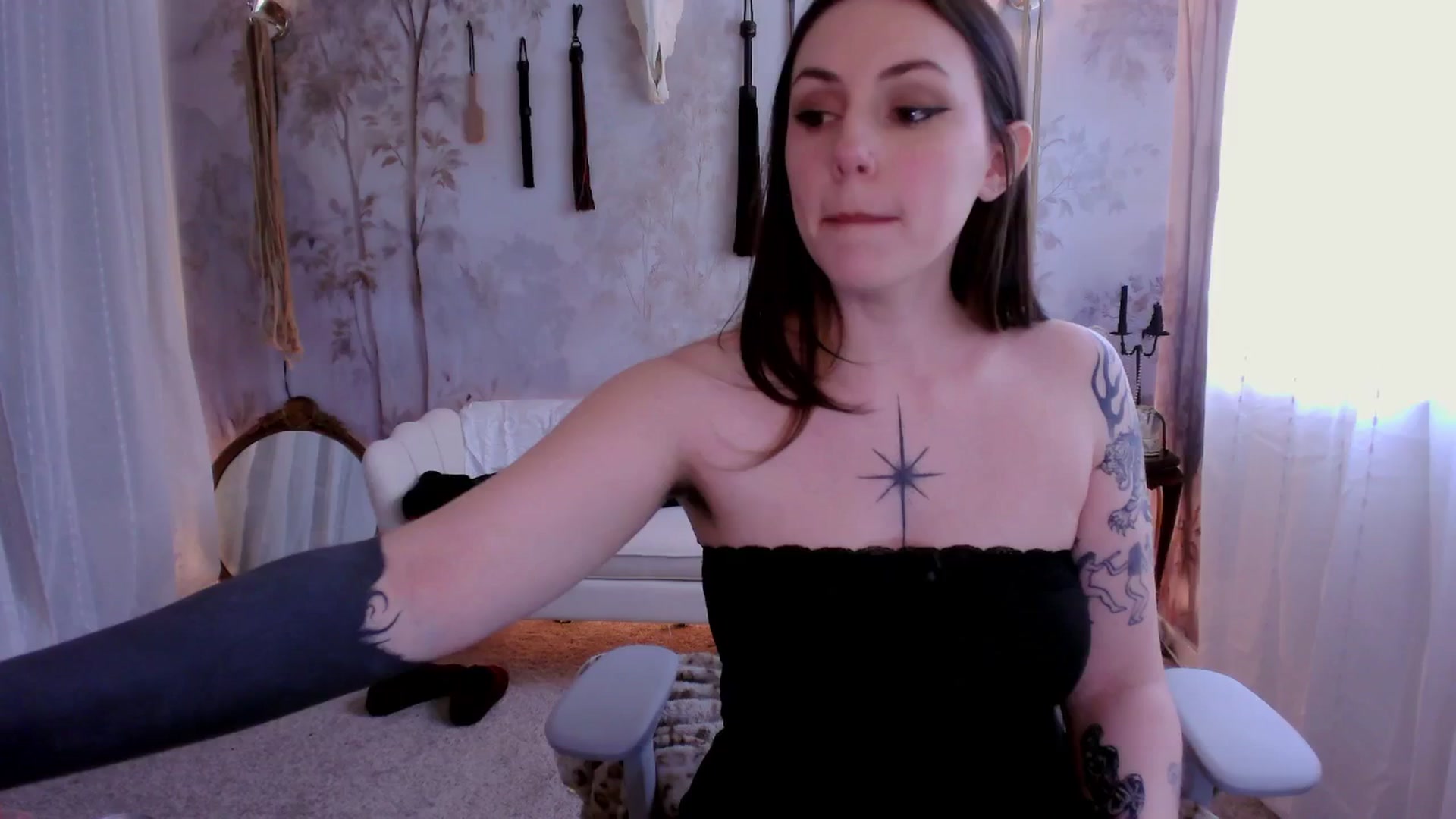 Gallery image thumbnail from MollyMaeve's myfreecams stream on, 03/31/2026, 21:51 image 12 of 20