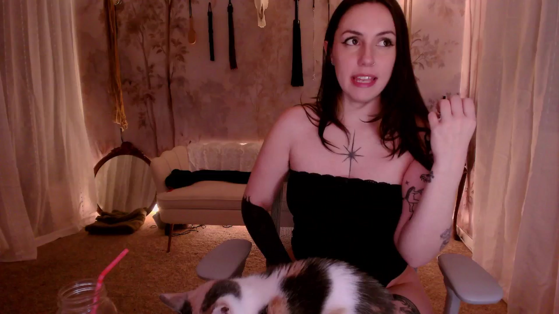 Gallery image thumbnail from MollyMaeve's myfreecams stream on, 04/01/2026, 03:50 image 11 of 20