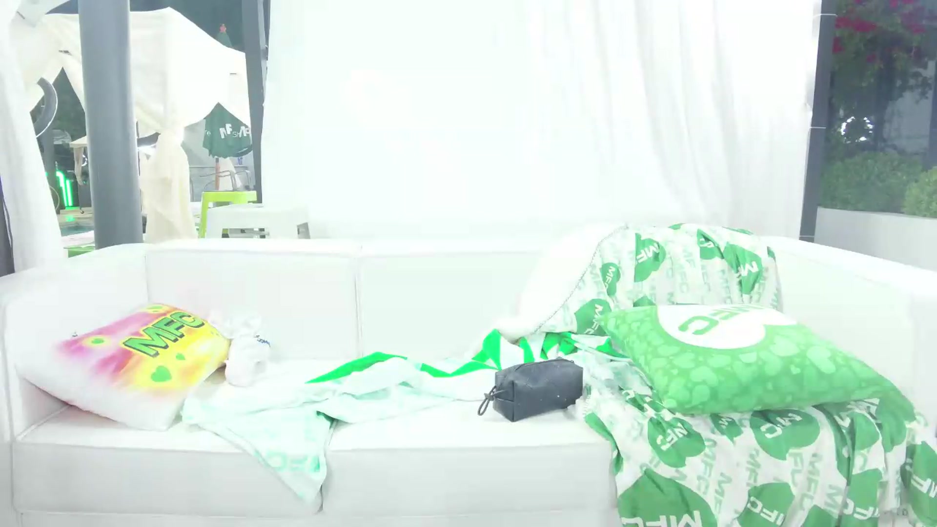 Gallery image thumbnail from MollyMayhem's myfreecams stream on, 05/20/2026, 08:57 image 18 of 20