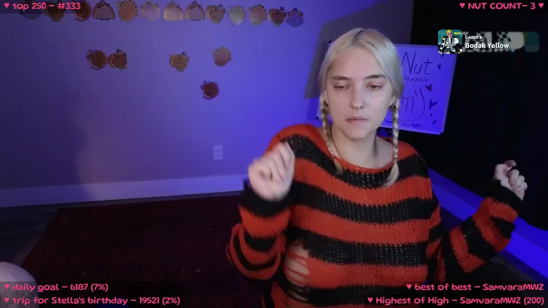 Gallery image thumbnail from MollyMeowz's myfreecams stream on, 11/14/2024, 01:32 image 11 of 20