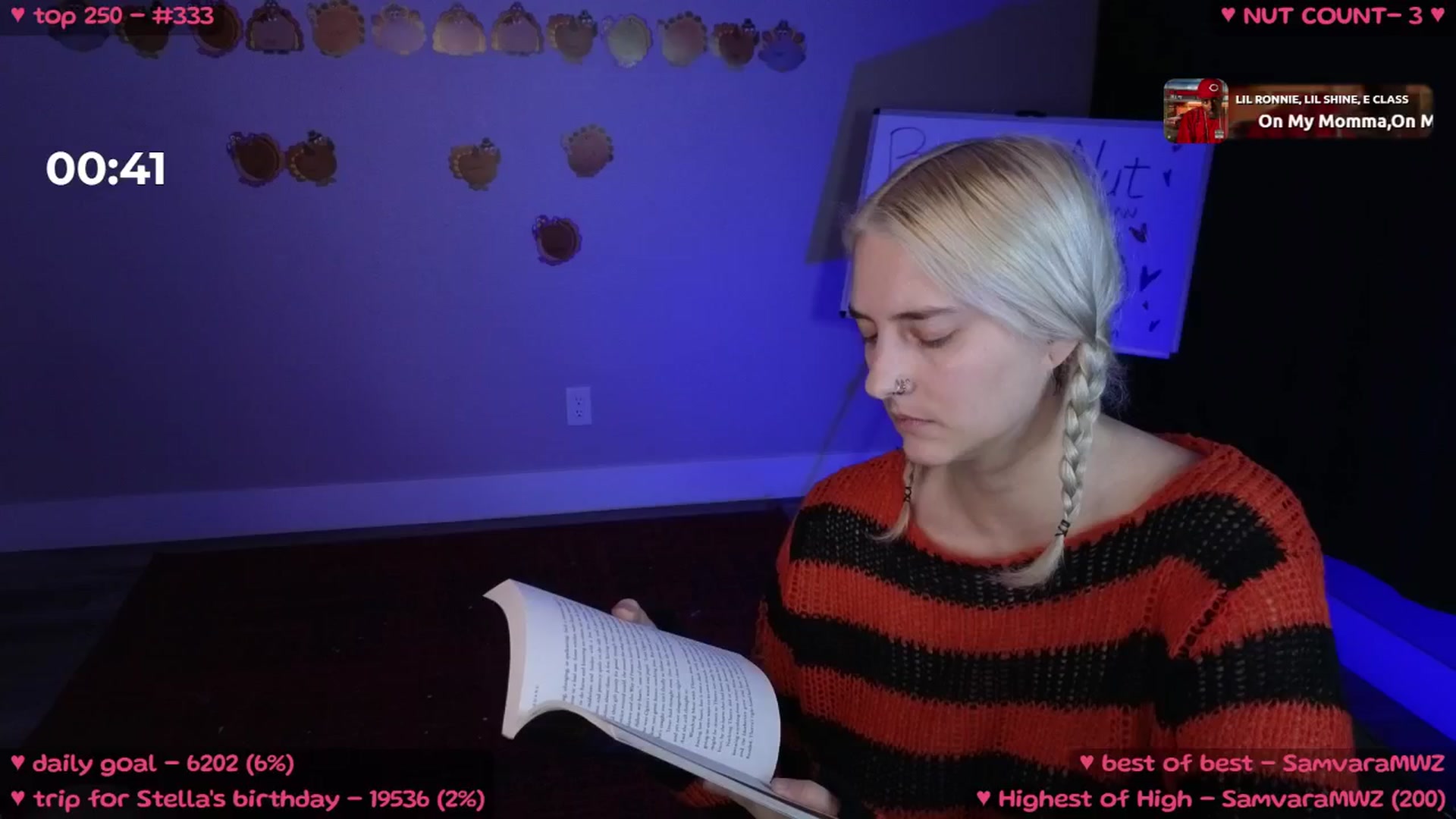 Gallery image thumbnail from MollyMeowz's myfreecams stream on, 11/14/2024, 01:32 image 9 of 20