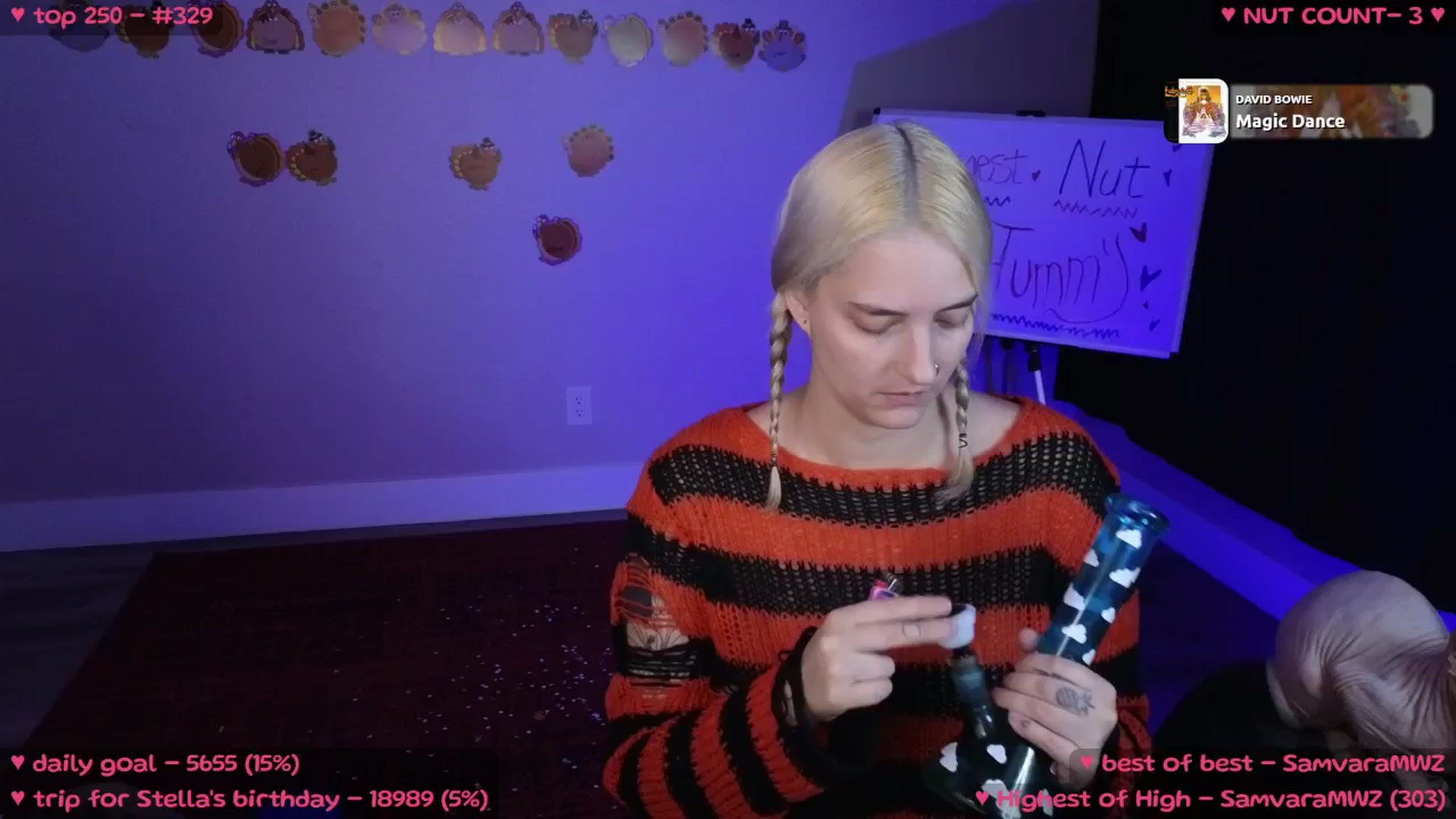Gallery image thumbnail from MollyMeowz's myfreecams stream on, 11/14/2024, 01:32 image 13 of 20