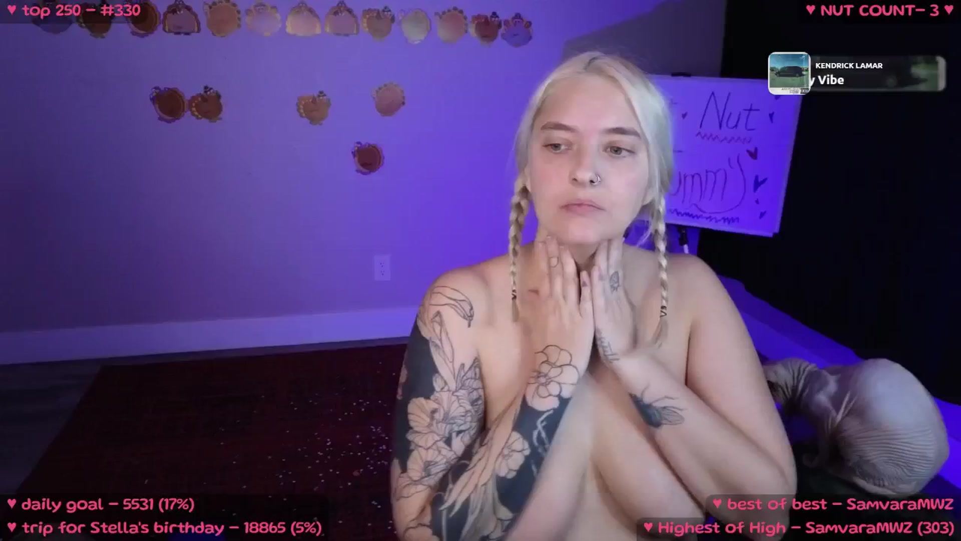 Gallery image thumbnail from MollyMeowz's myfreecams stream on, 11/14/2024, 01:32 image 19 of 20